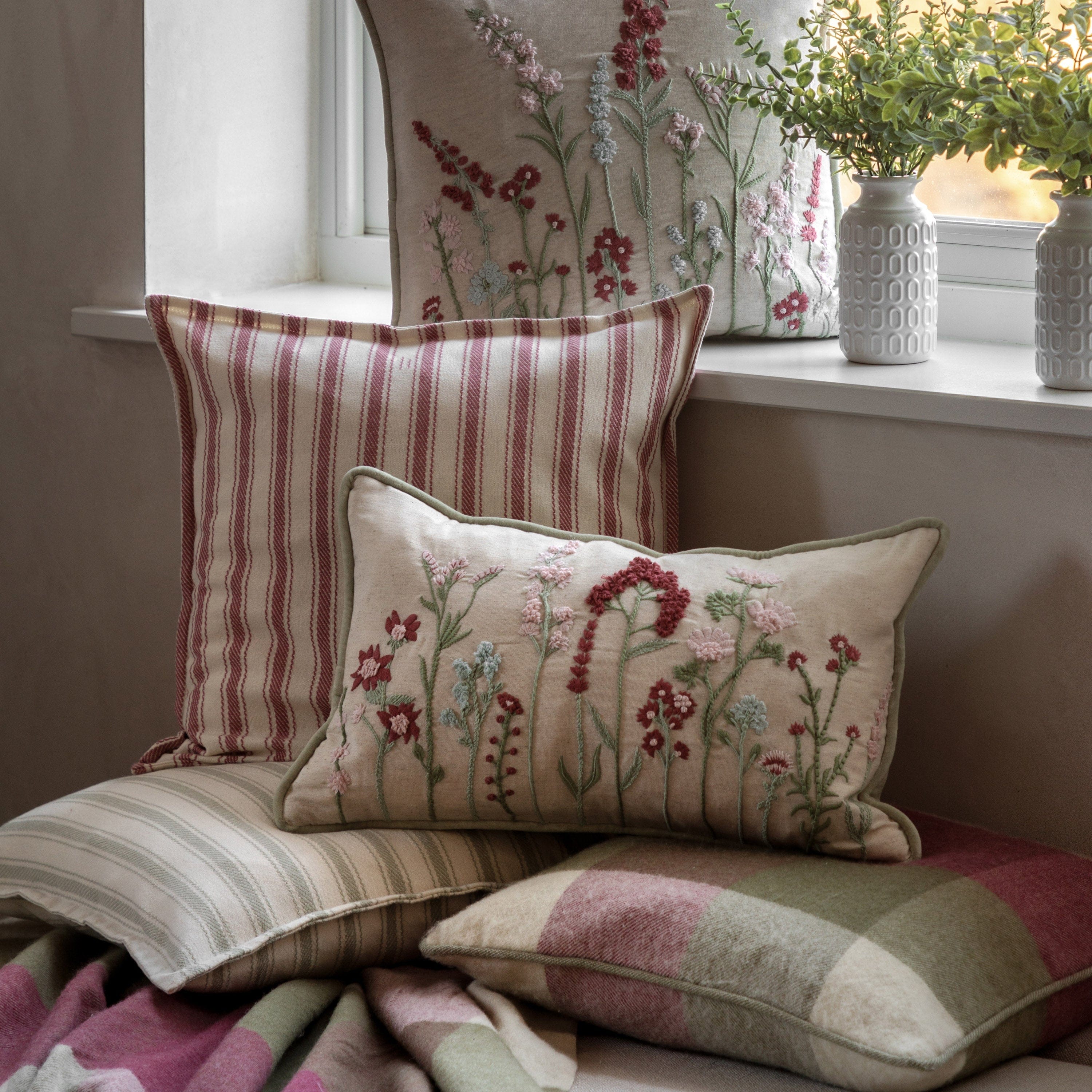 Alston Woven Stripe Cush Cranberry - Image 4