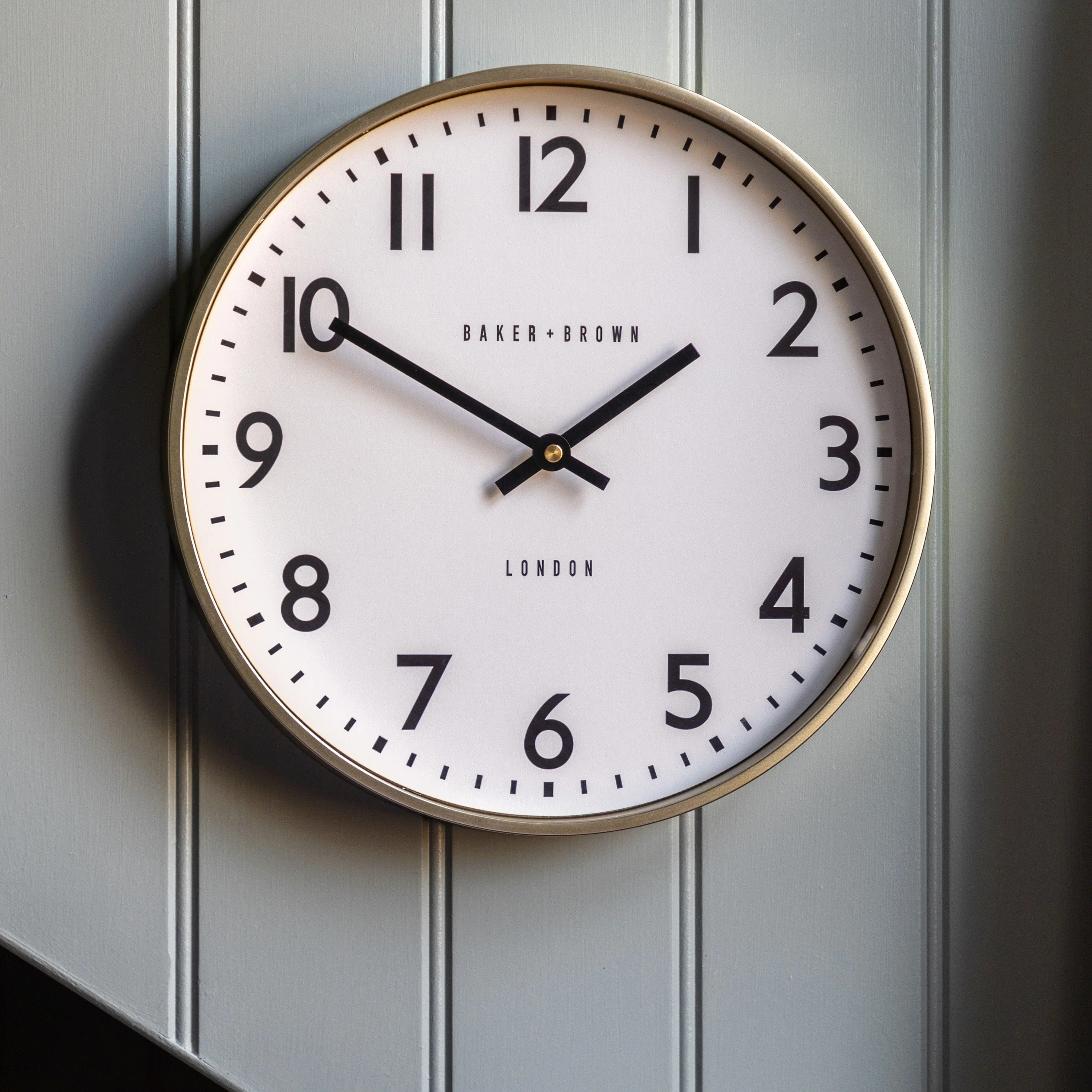 Avast Wall Clock Champagne