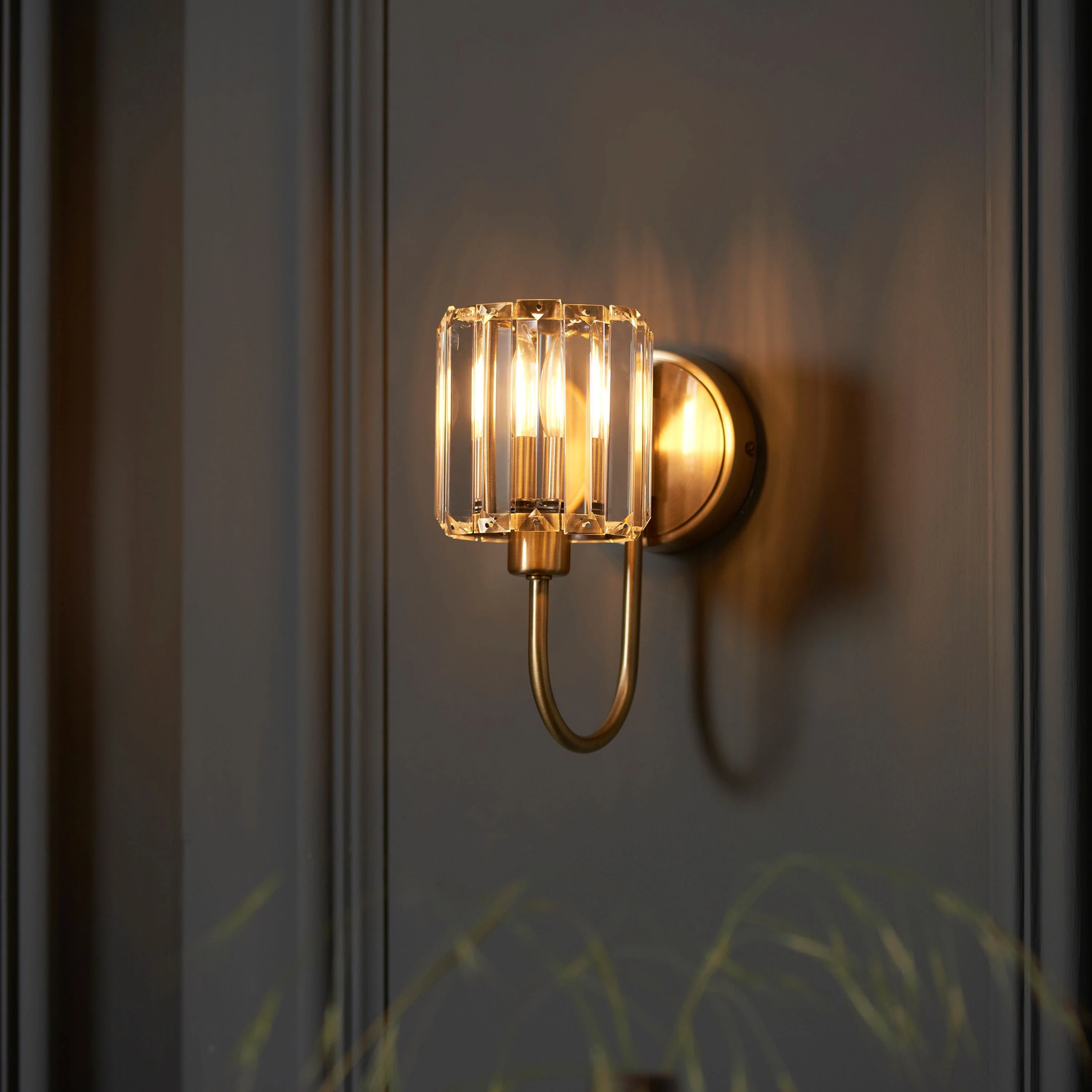 Berenice 1 Wall Light Antique Brass - Image 3