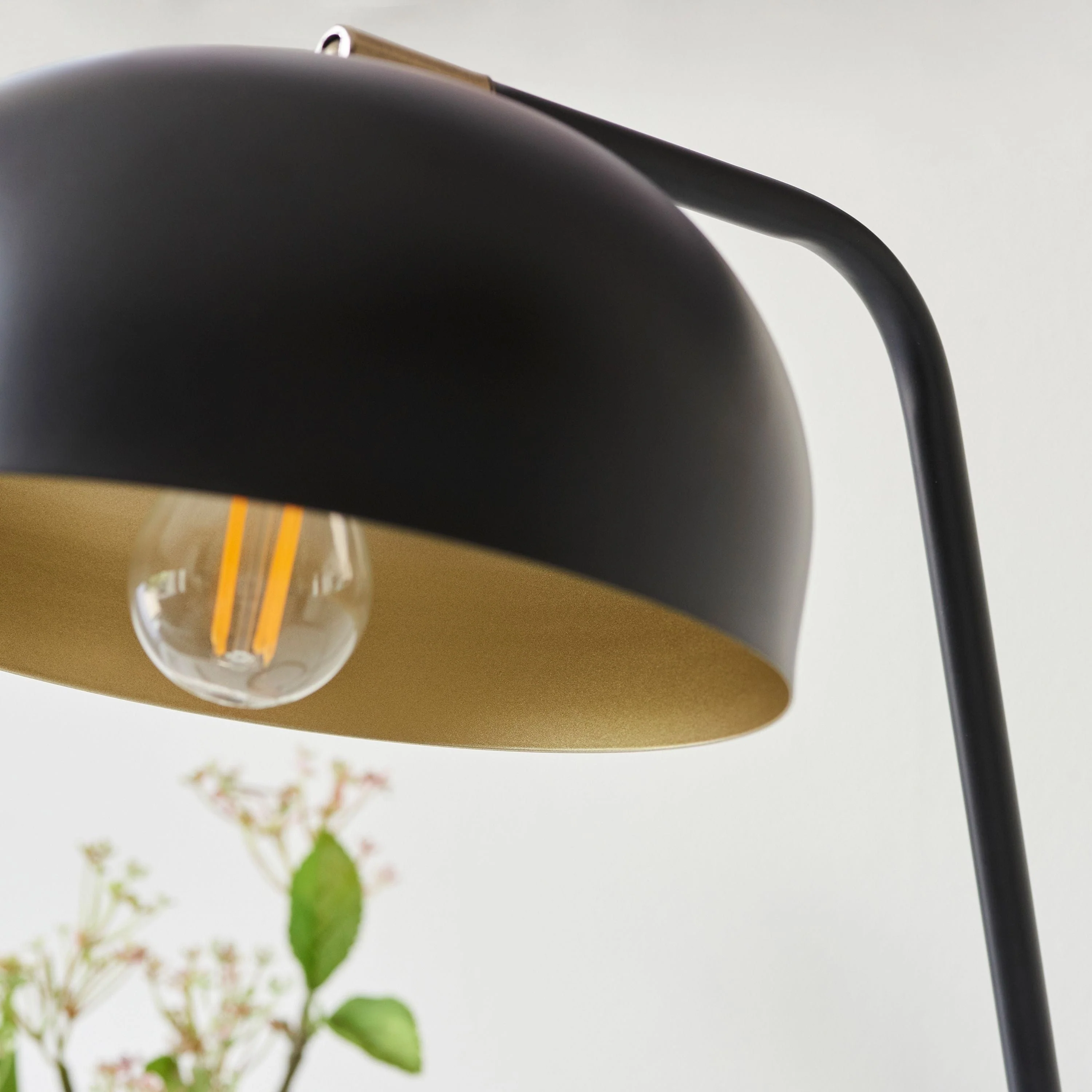 Brair 1 Table Lamp Matt Black & Antique Brass - Image 2