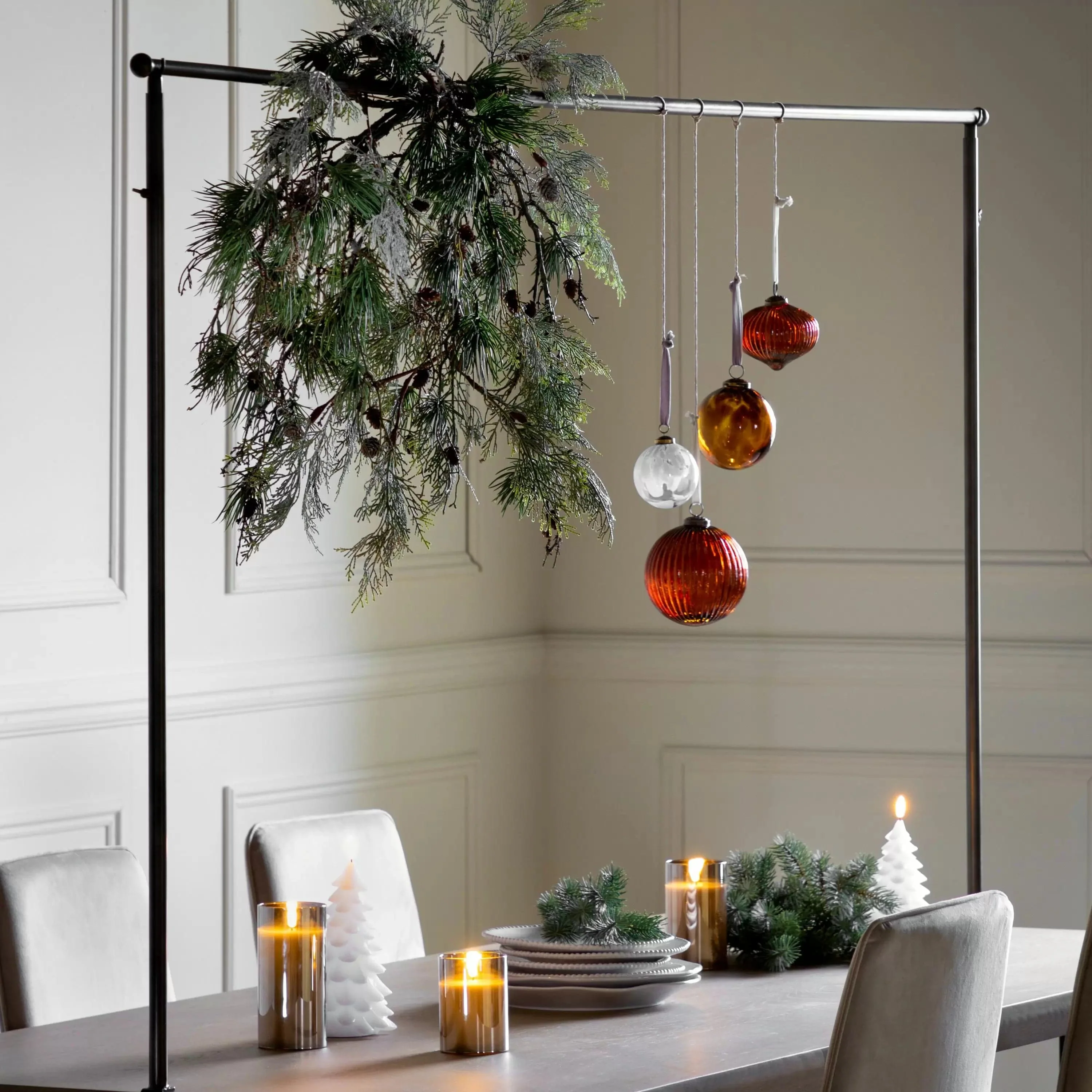 Brogdale Hanging Bar Black