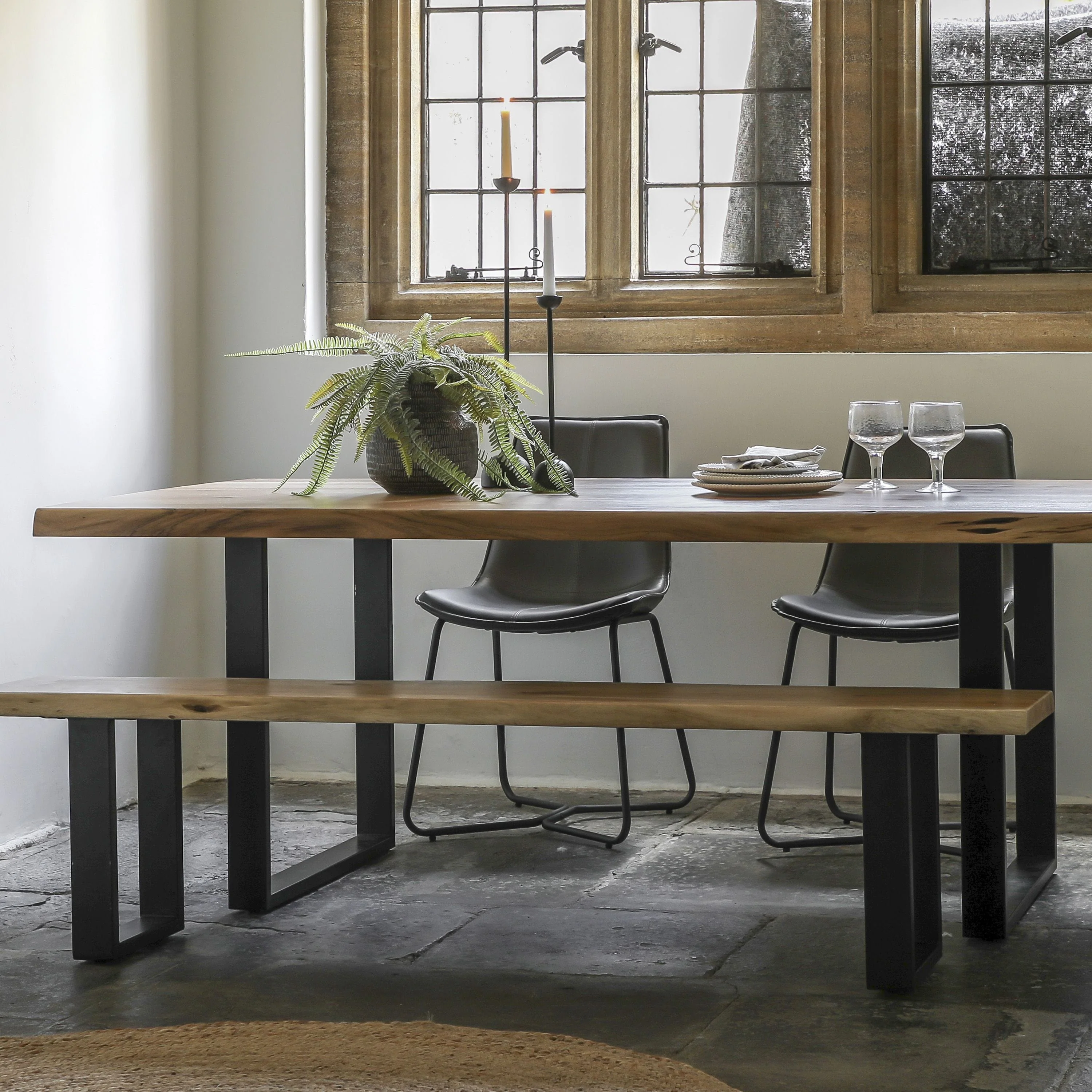 Chisbury Dining Table Medium