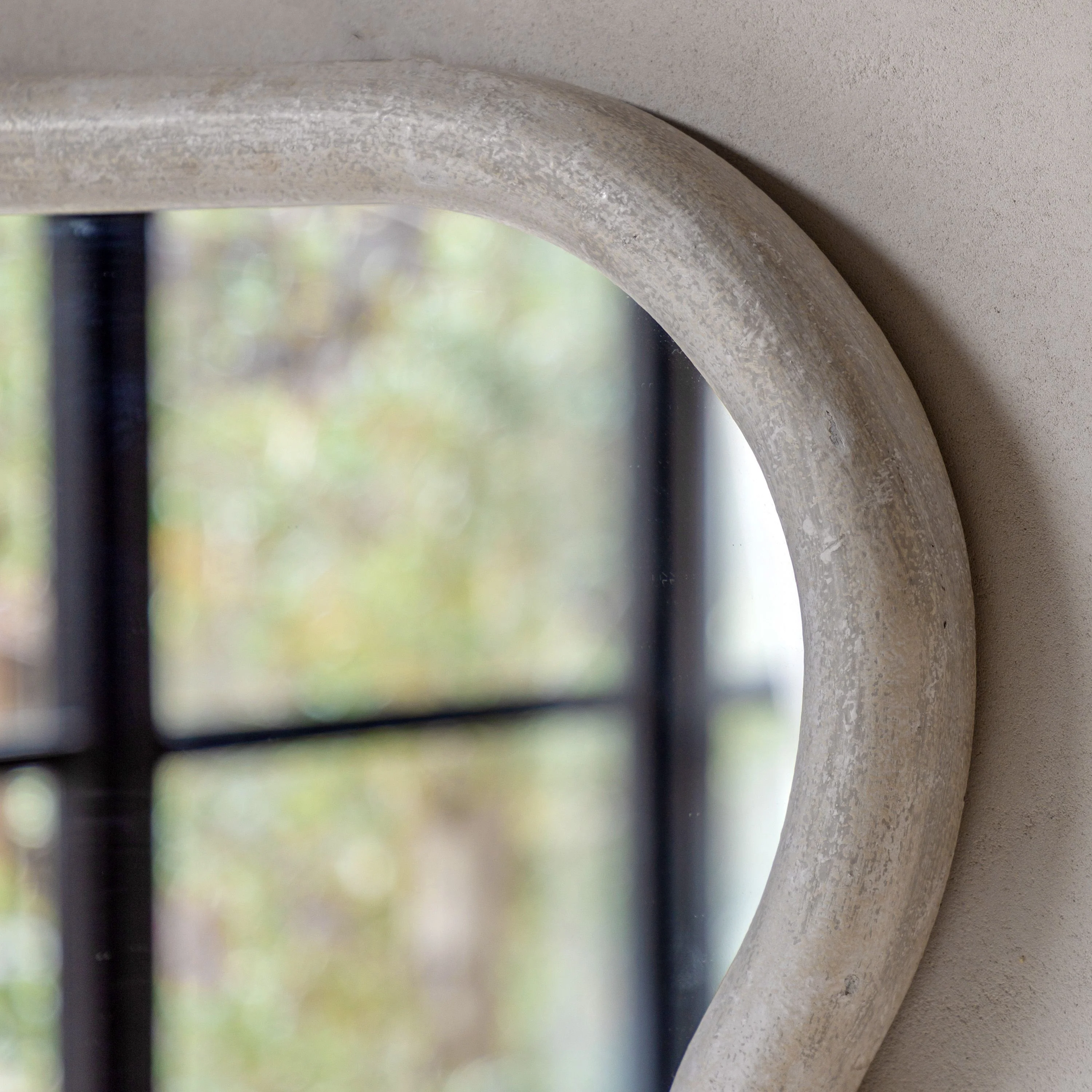 Como Curved Rectangle Mirror - Image 4