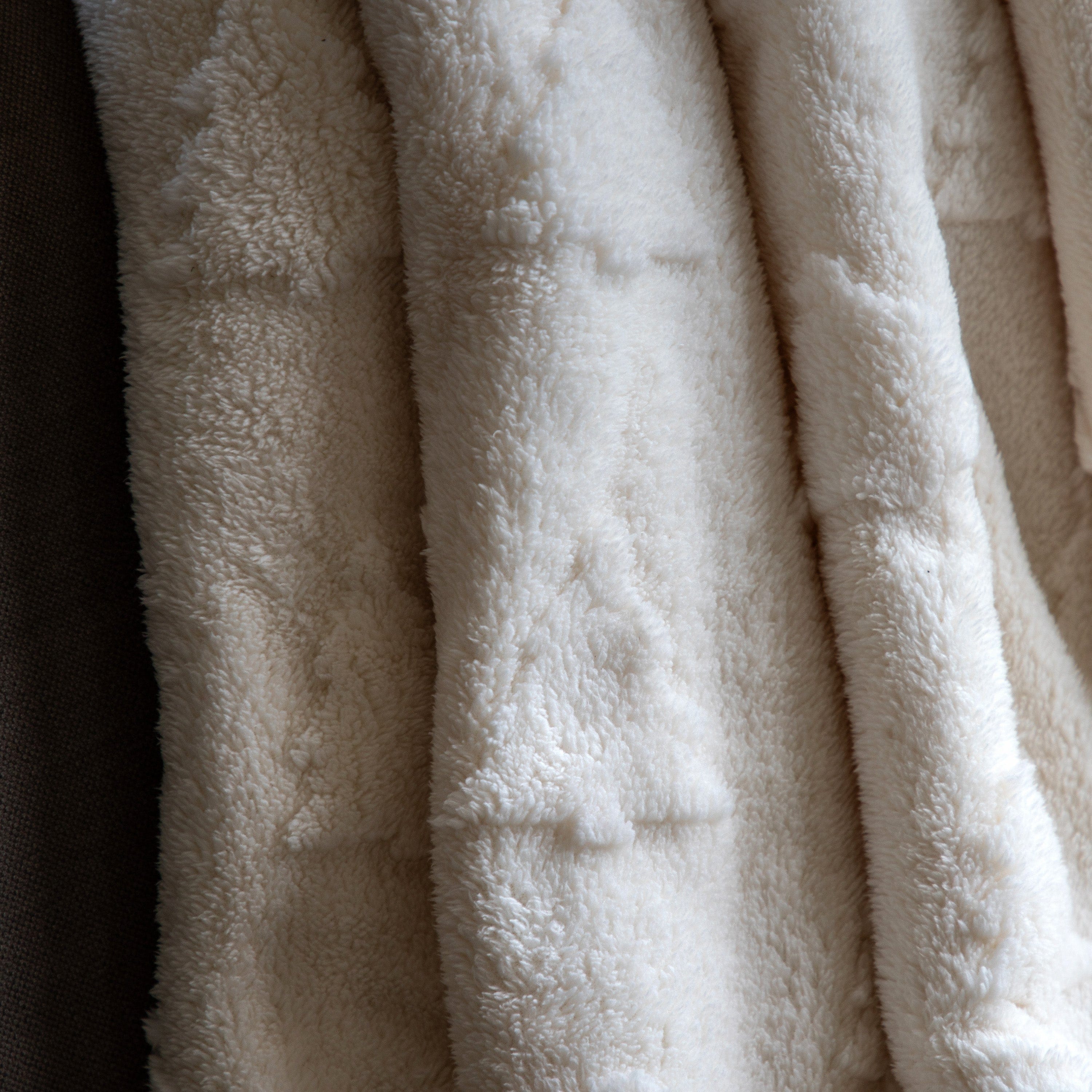 Deco Luxe Christmas Tree Sherpa Throw - Image 4