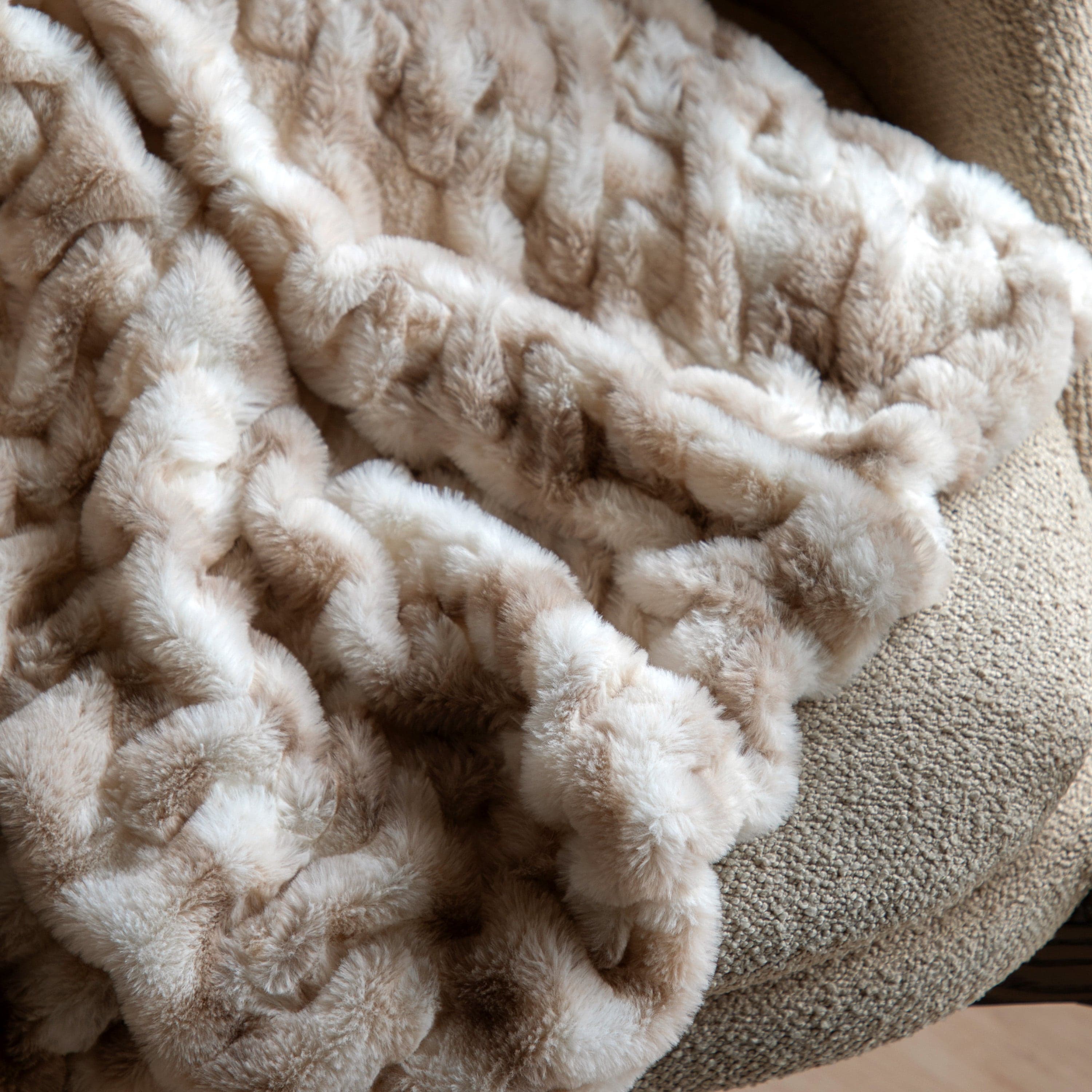 Deco Luxe Ruched Faux Fur Throw - Image 3