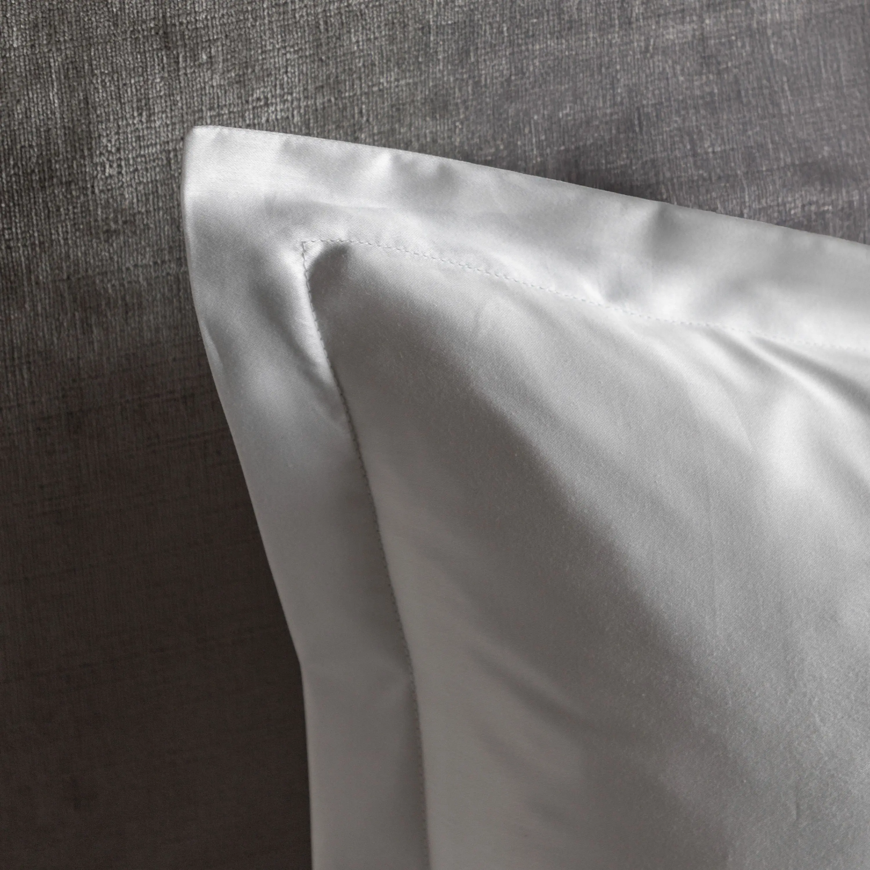 Egyptian Cotton Oxford Edge Pillow Pair - Image 3