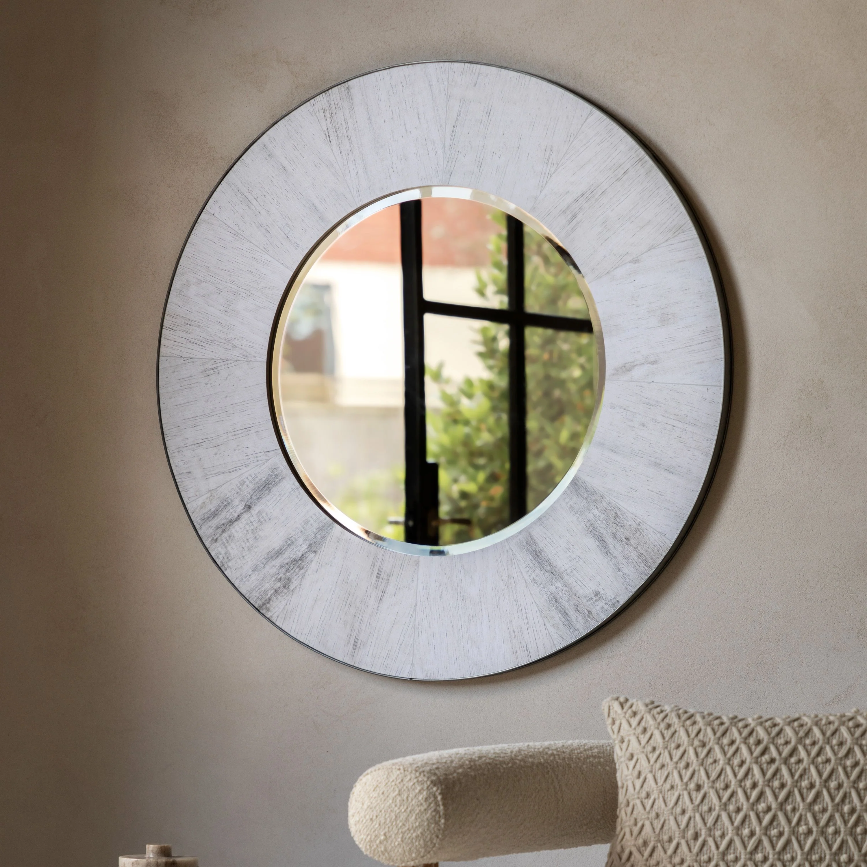 Hackney Mirror Round - Image 2