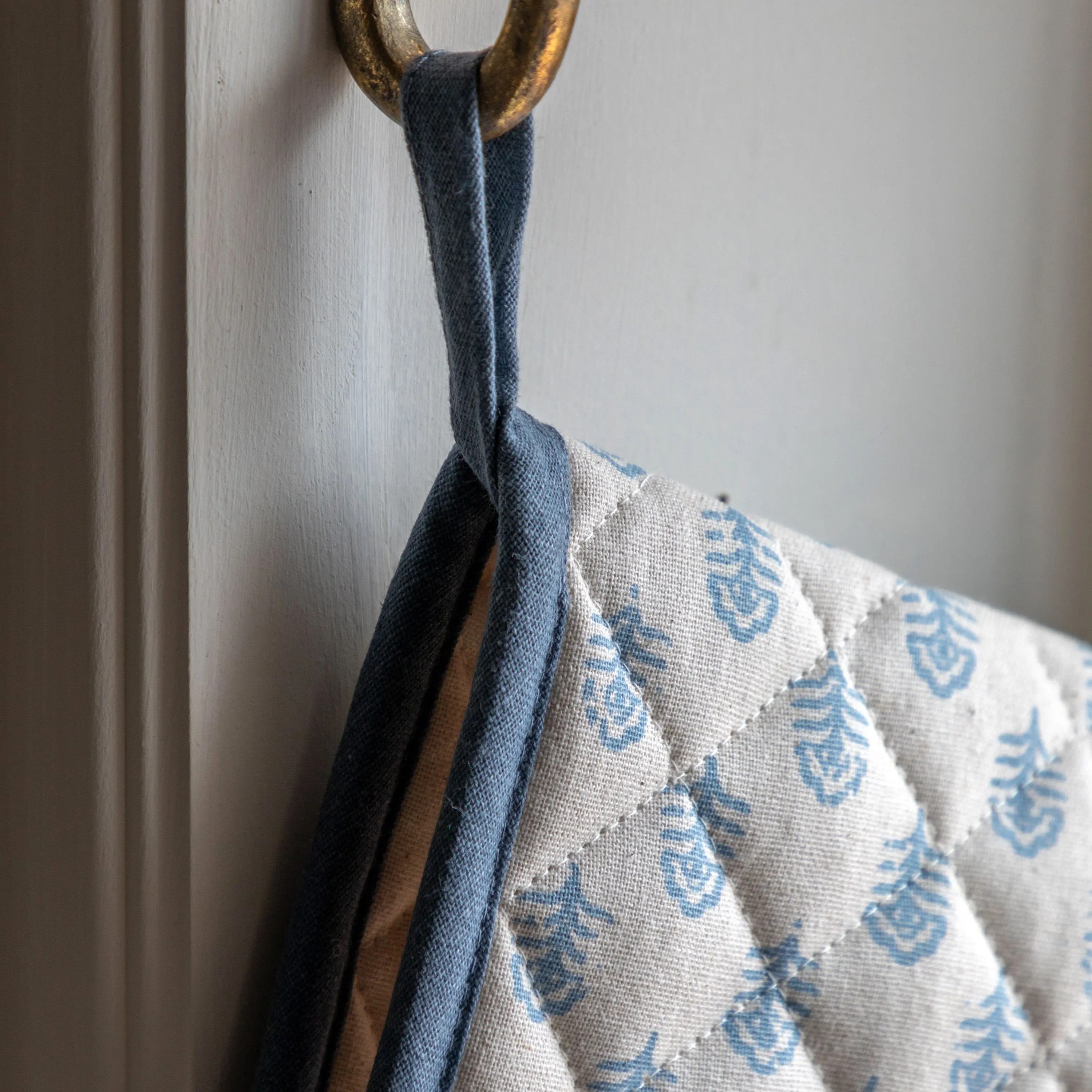 Fleur Floral Stamp Double Oven Glove Blue - Image 3