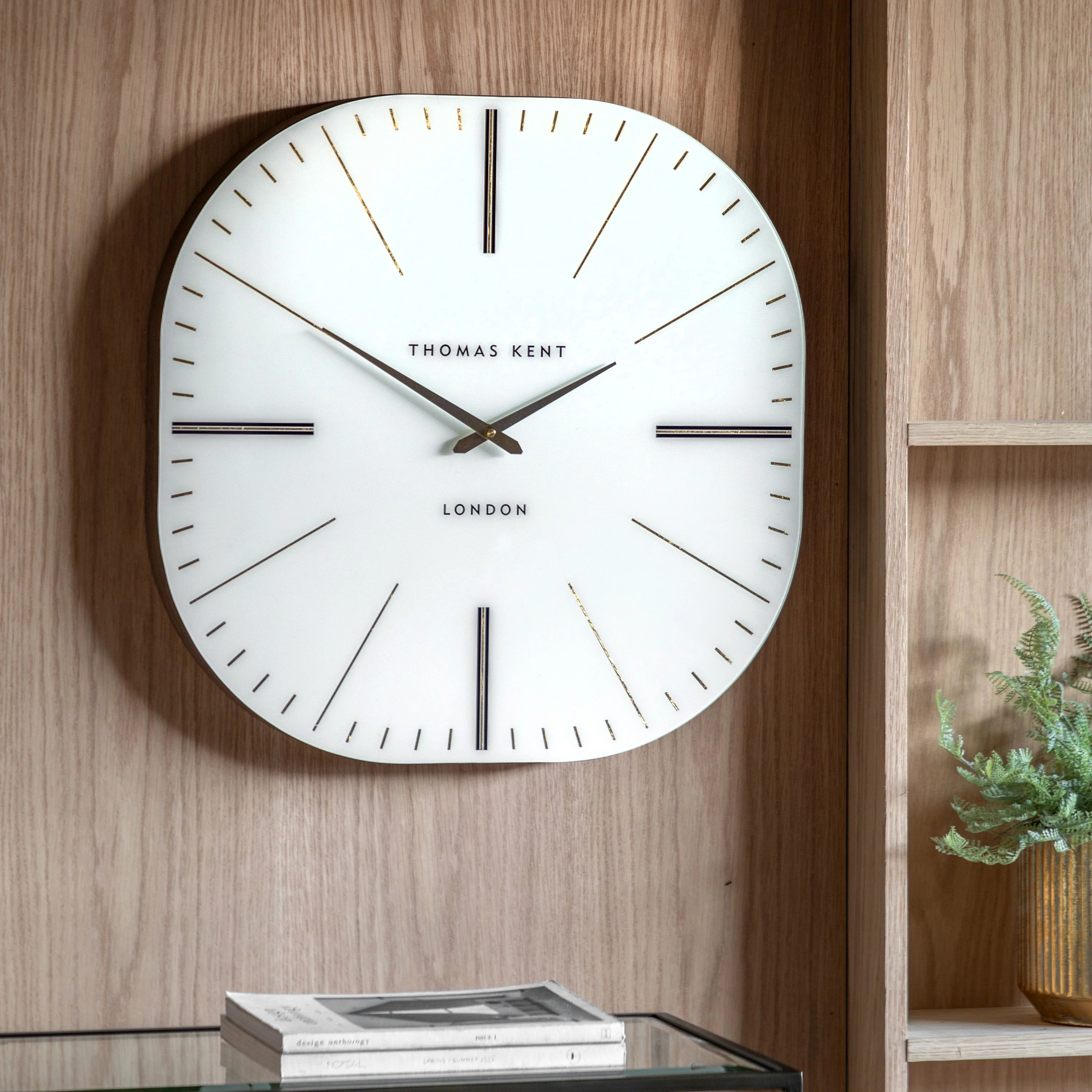 Greenwich Wall Clock Snow White 22 inches - Image 2