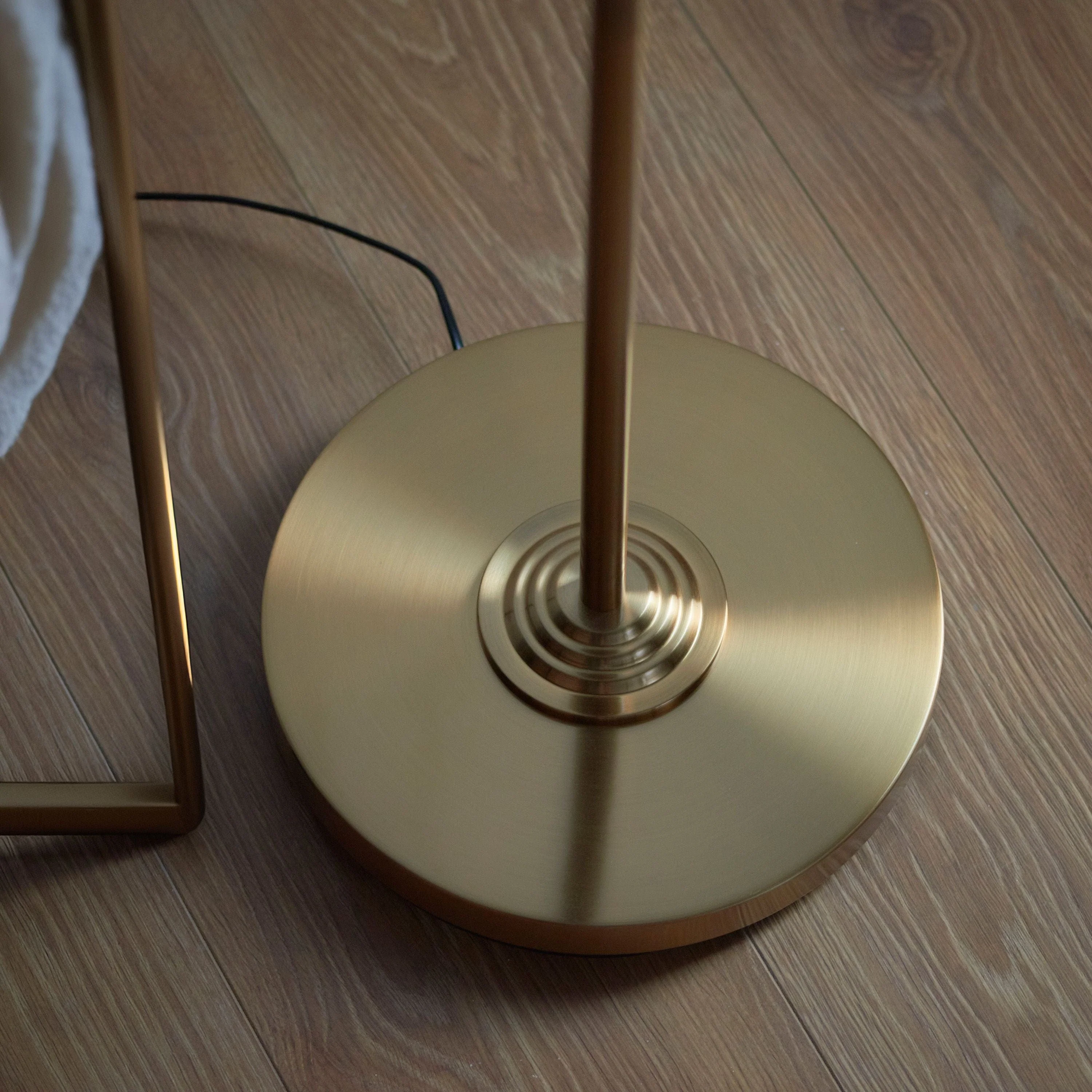 Highclaire Floor Lamp Vintage Brass - Image 4