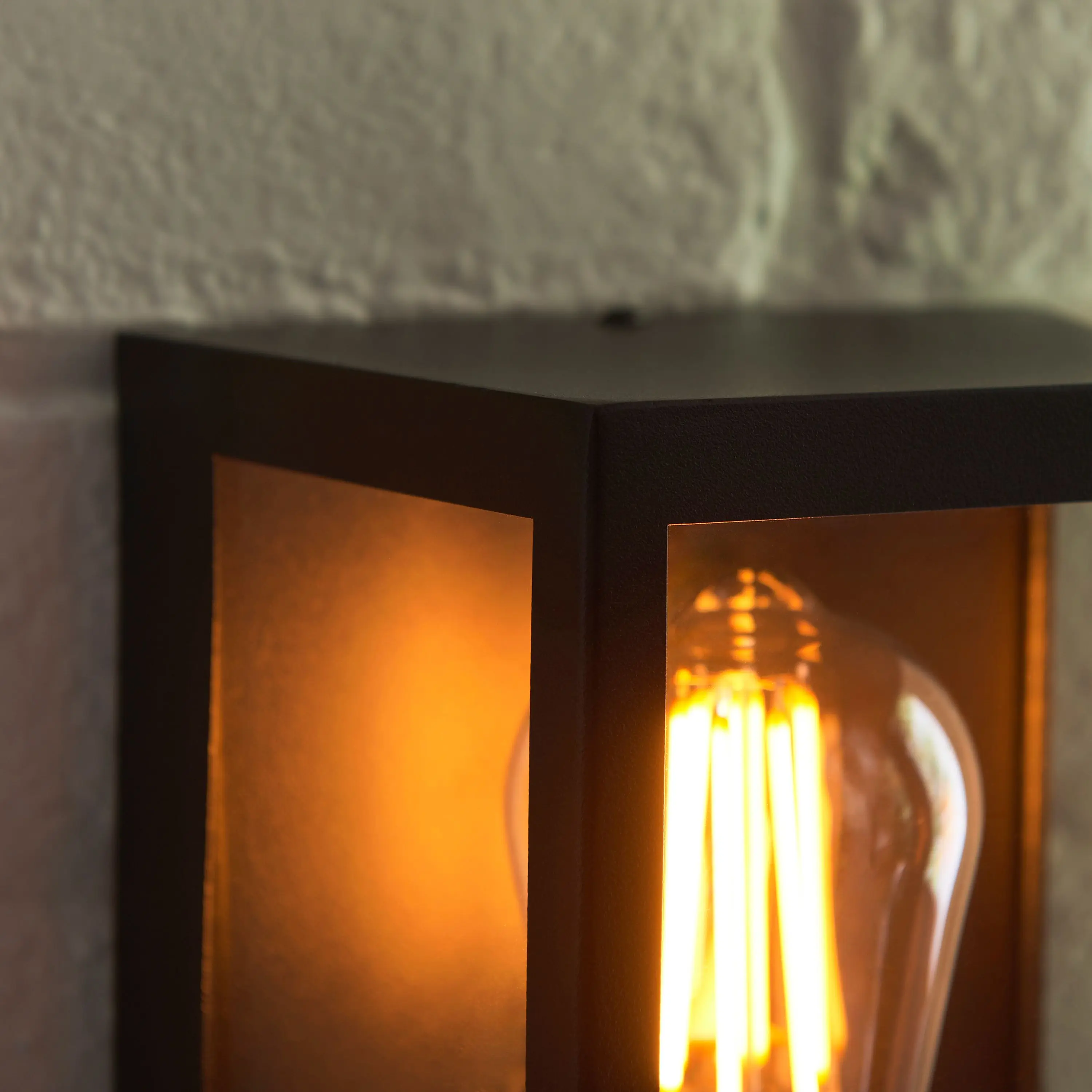 Huntington Outdoor Wall Light Matt Black - Image 4