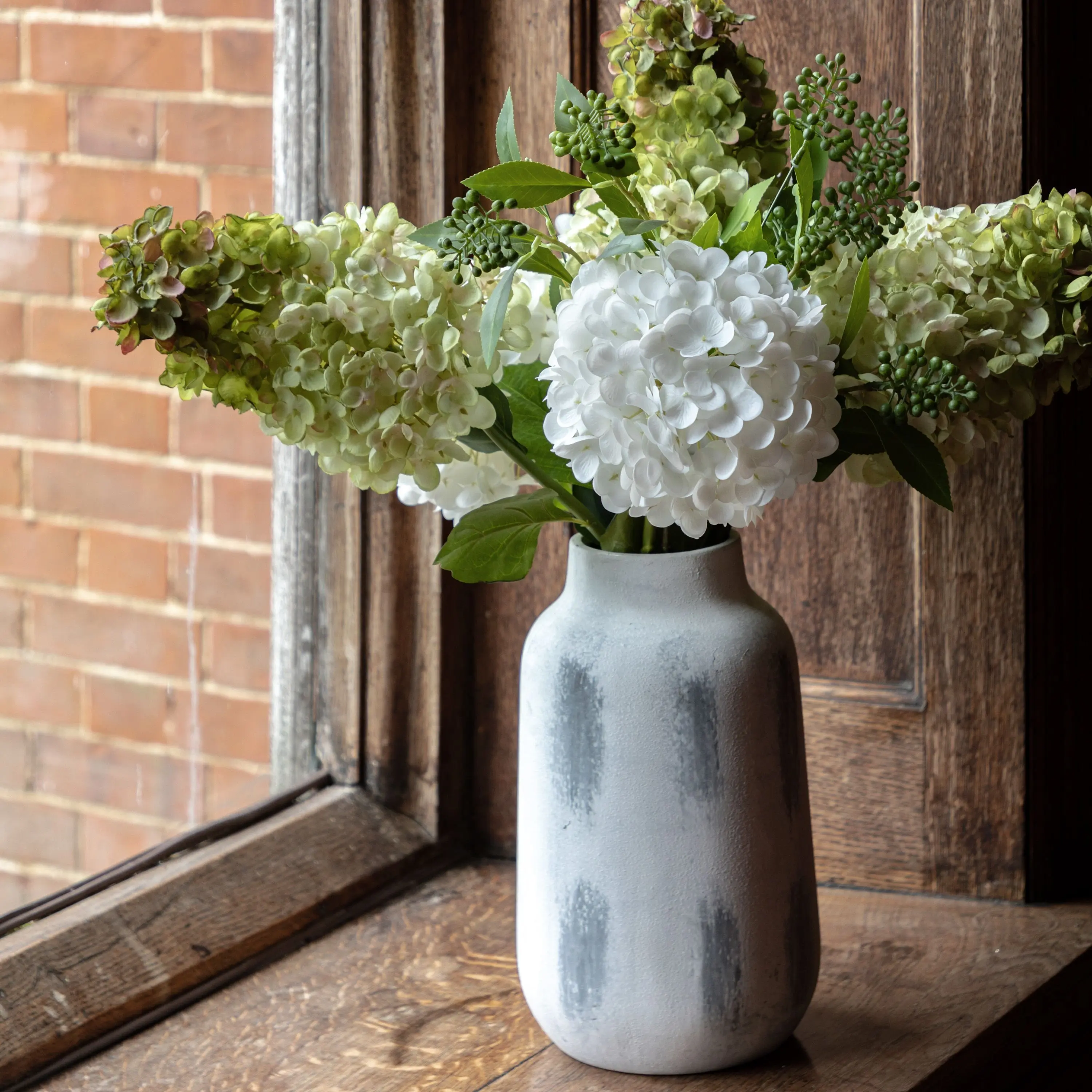 Hydrangea Floral Vase Arrangement - Image 2