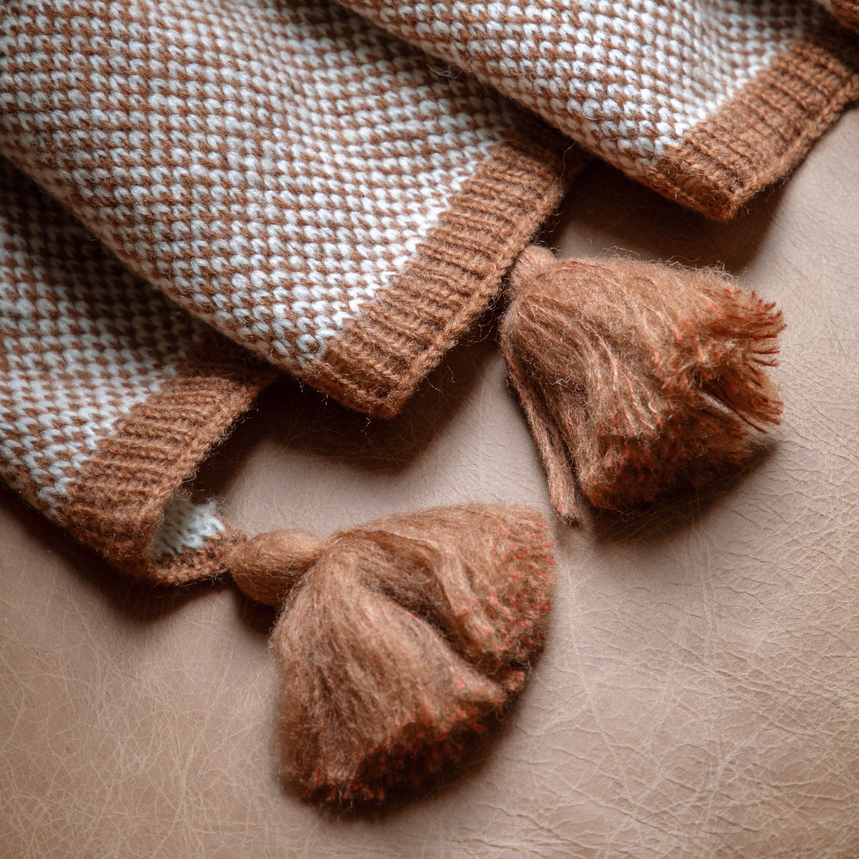 Knitted Border Tassel Throw Rust - Image 3