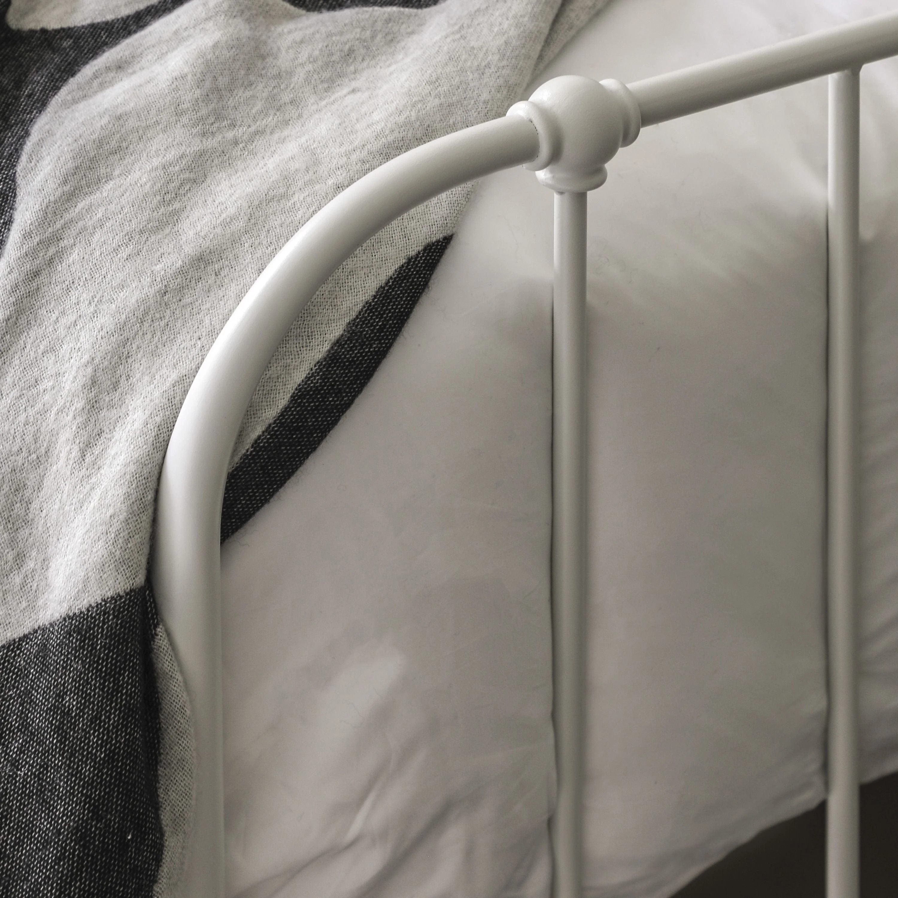 Loughton Single Bedstead Ivory - Image 3