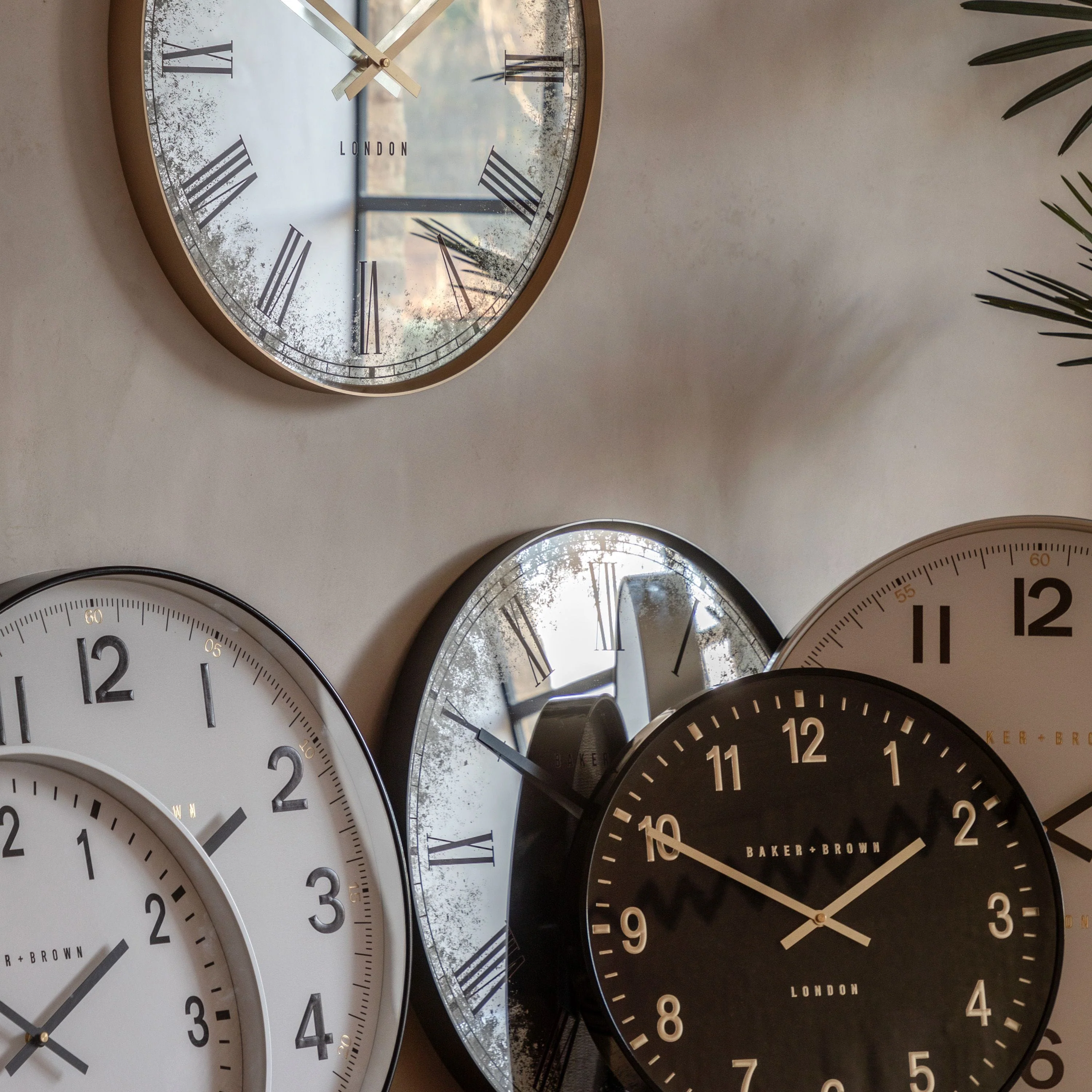 Manchester Wall Clock Black - Image 3