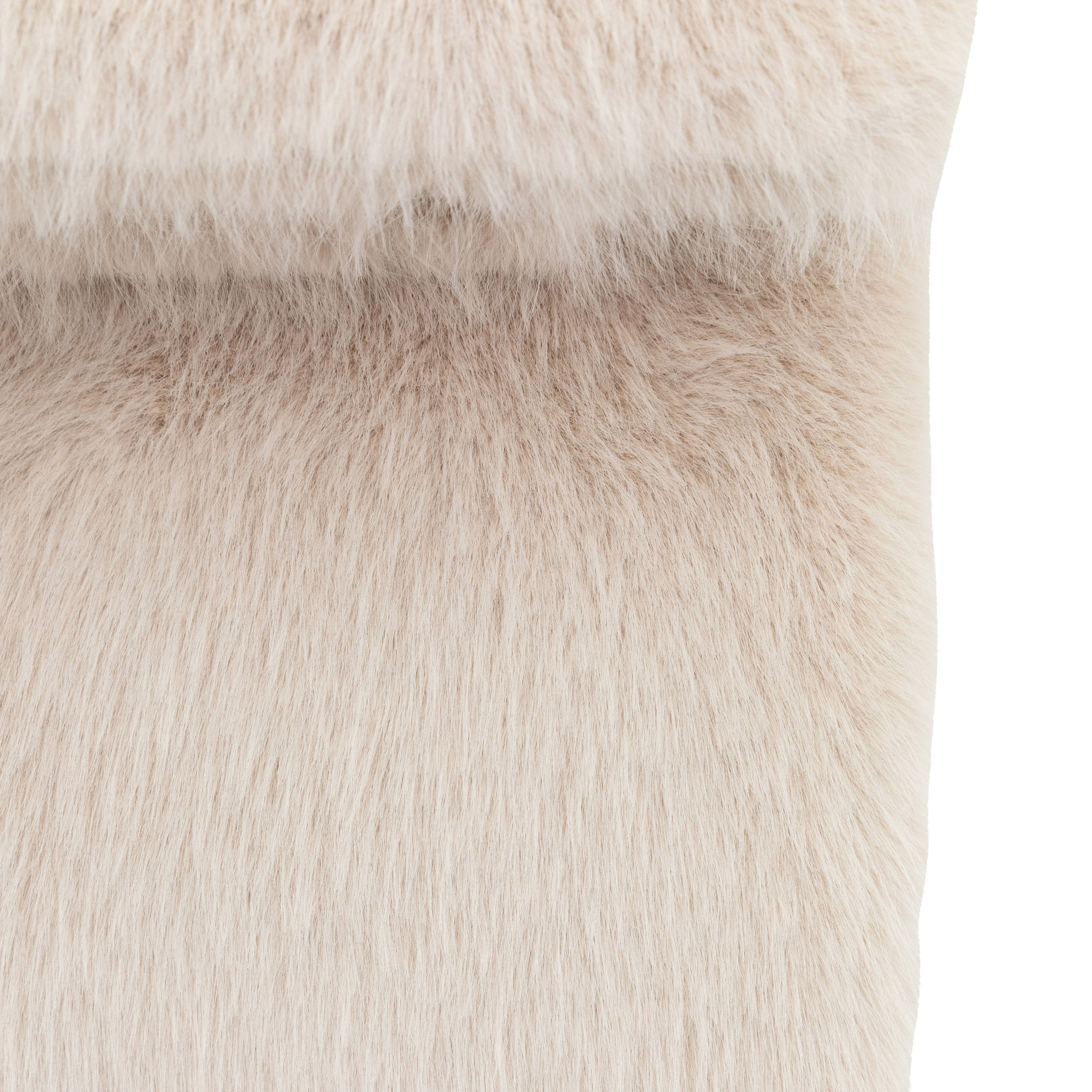 Maple Faux Fur Throw Oatmeal Large - Image 4