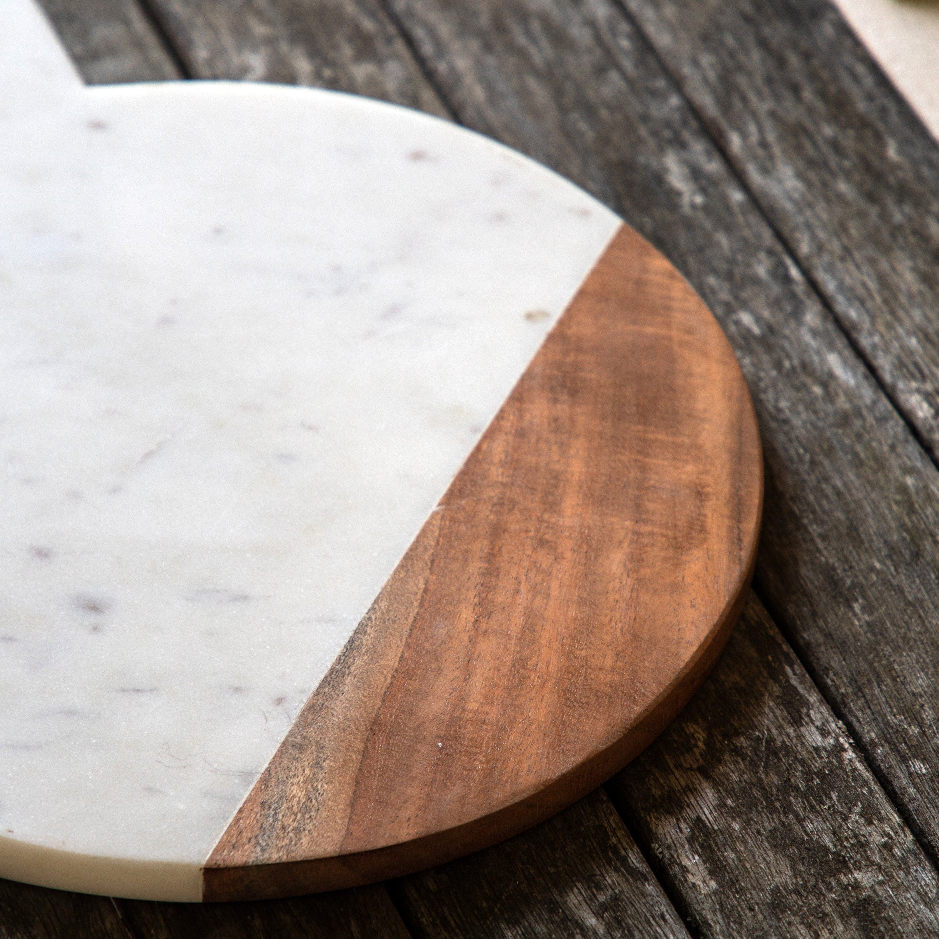Novi Round Cheese Board White Marble - Image 3