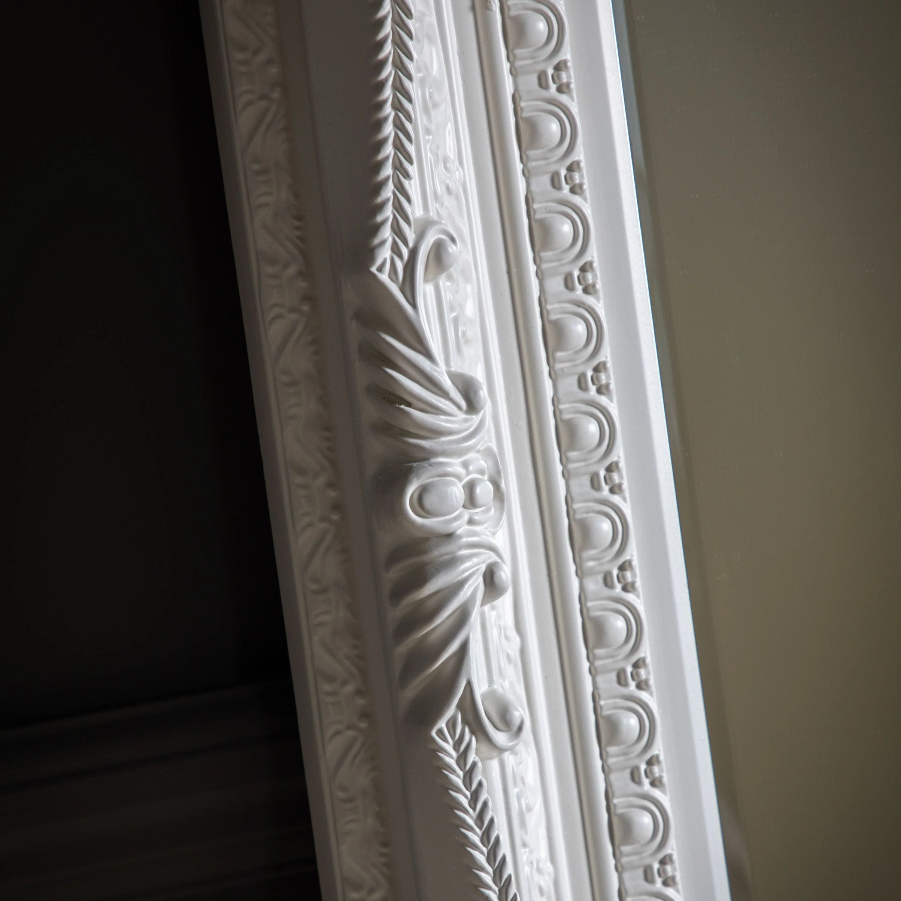 Carved Louis Leaner Mirror Cream - Image 3