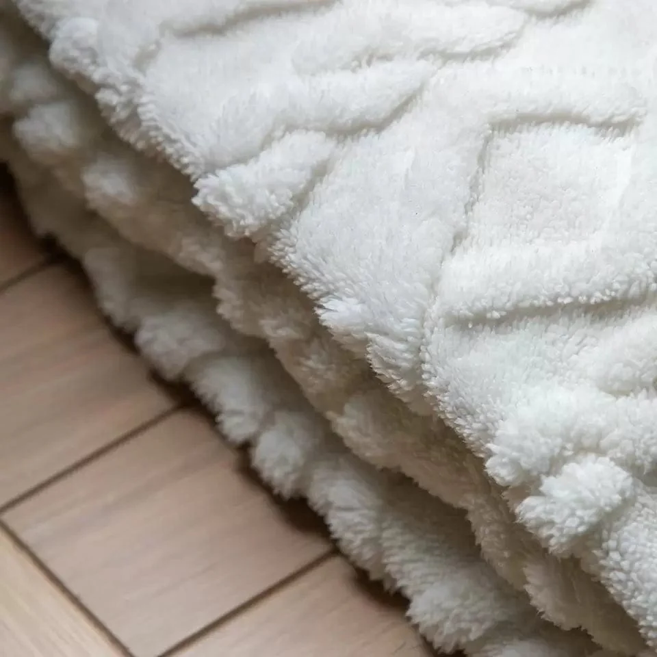 Textures Cable Knit Cream - Image 3