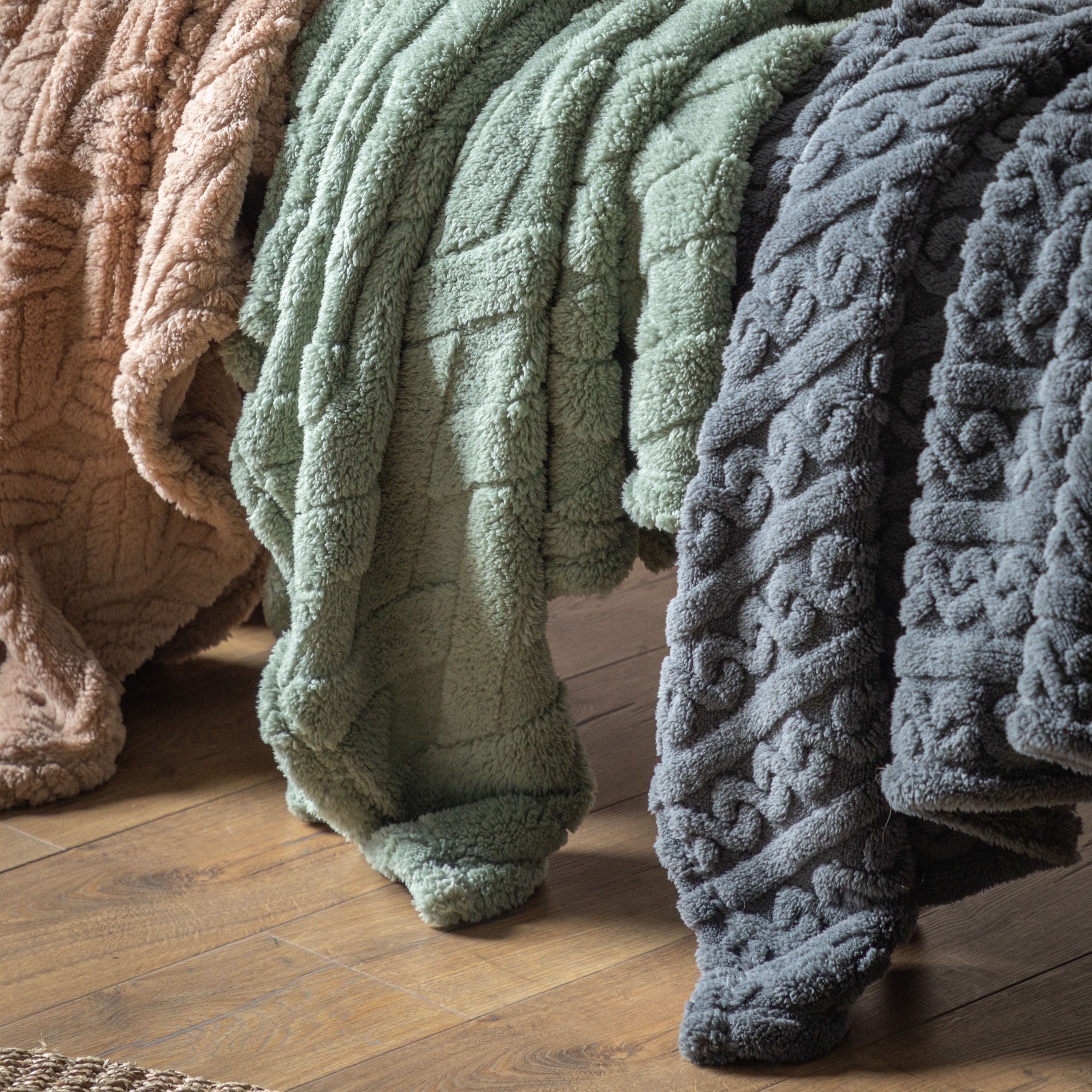 Textures Twist Knit Grey 130x170cm - Image 3