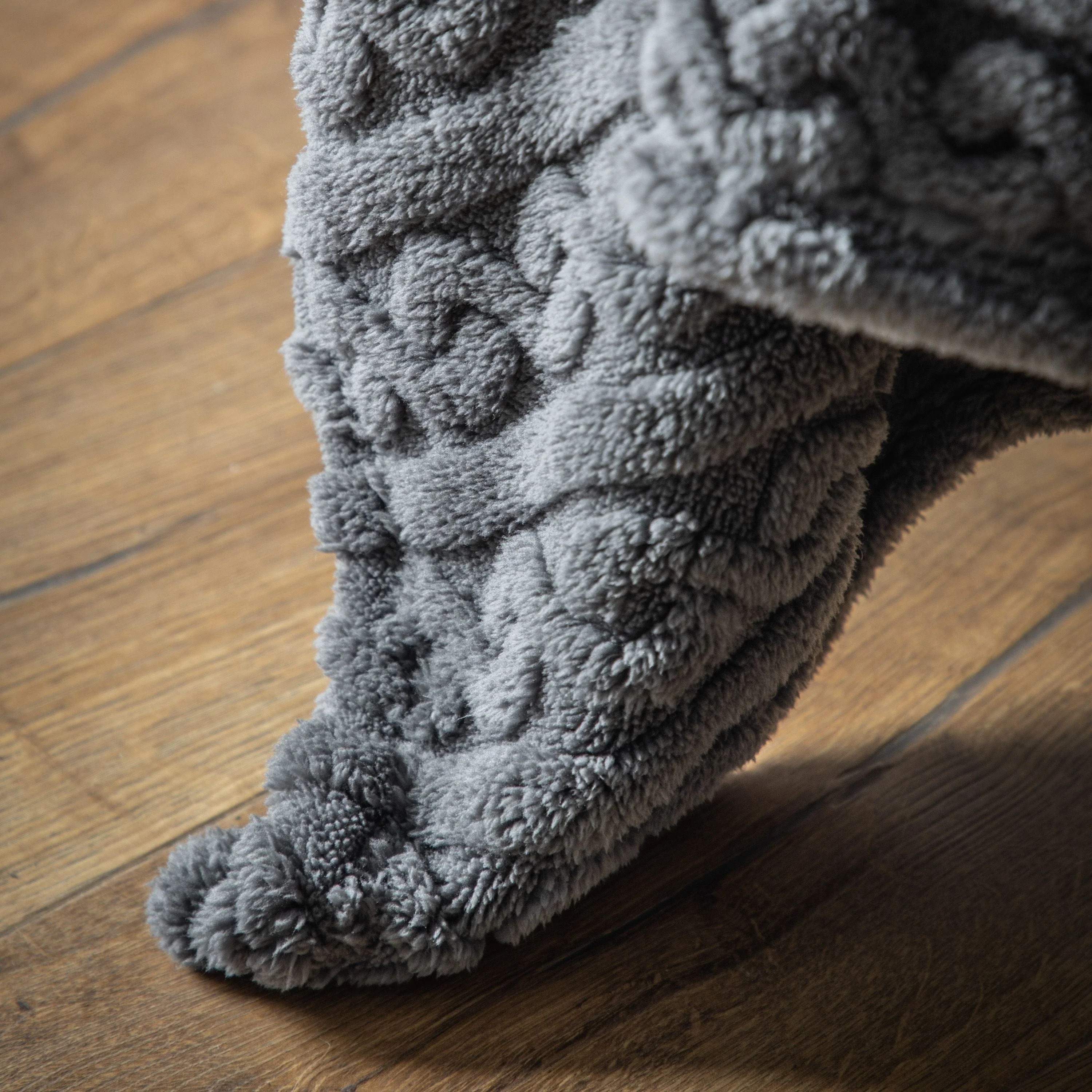 Textures Twist Knit Grey 130x170cm - Image 4
