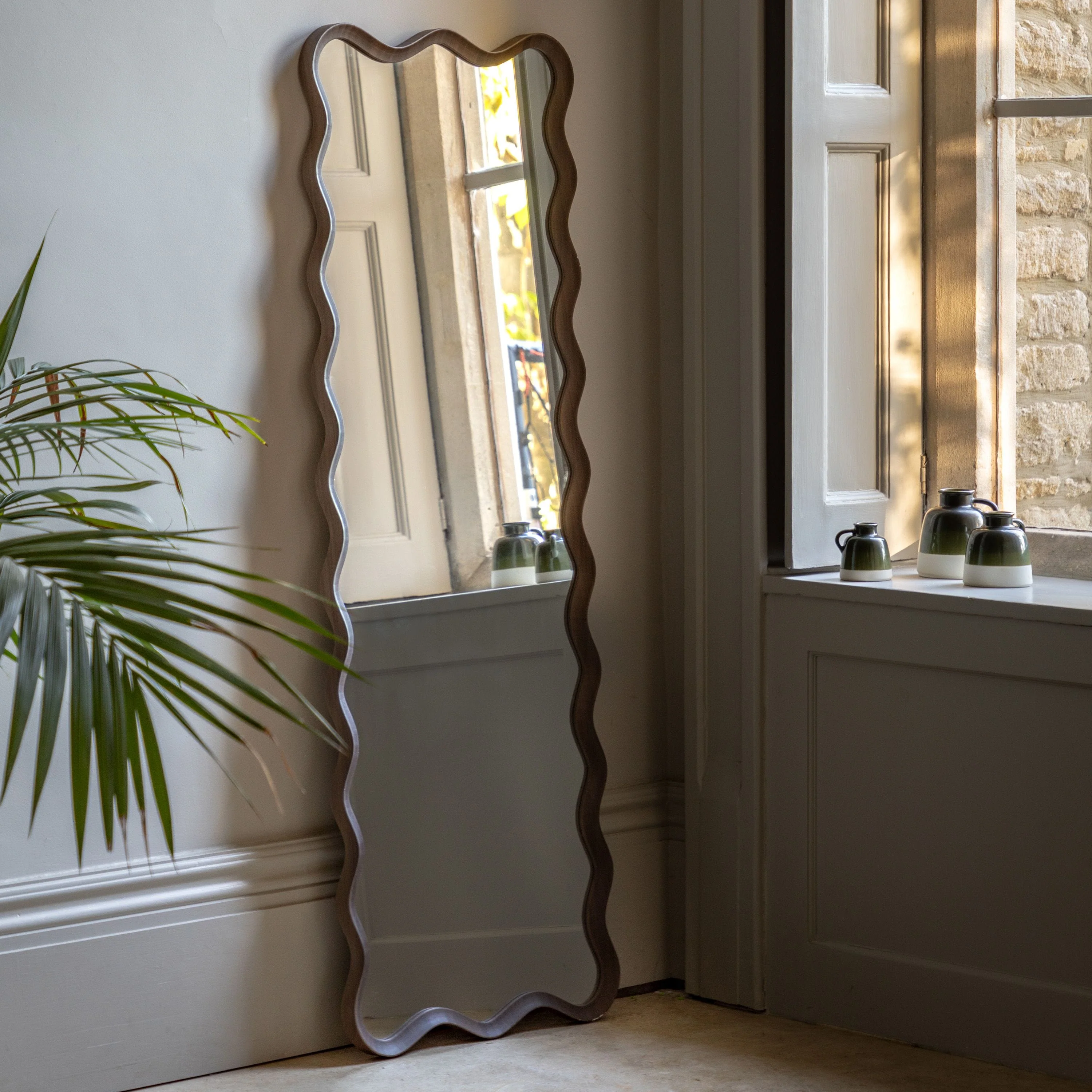 Wiggle Leaner Mirror Walnut - Image 2