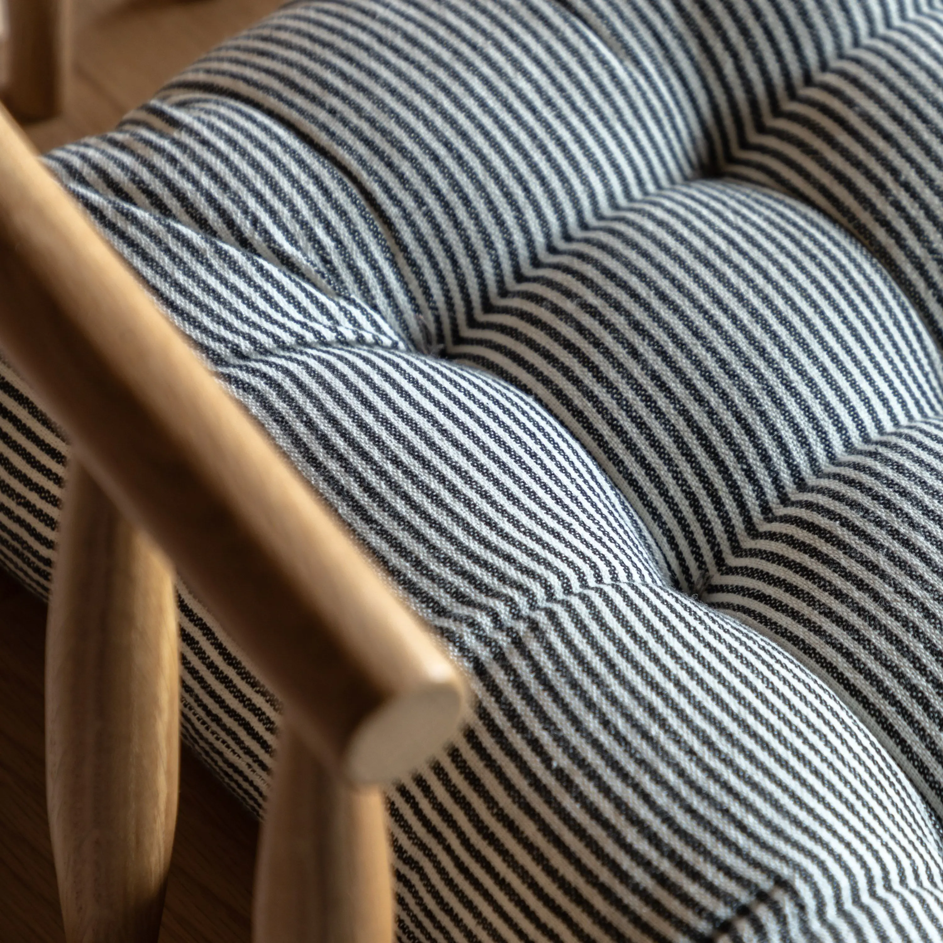 Windsor Woven Stripe Seatpad Ink Blue - Image 4