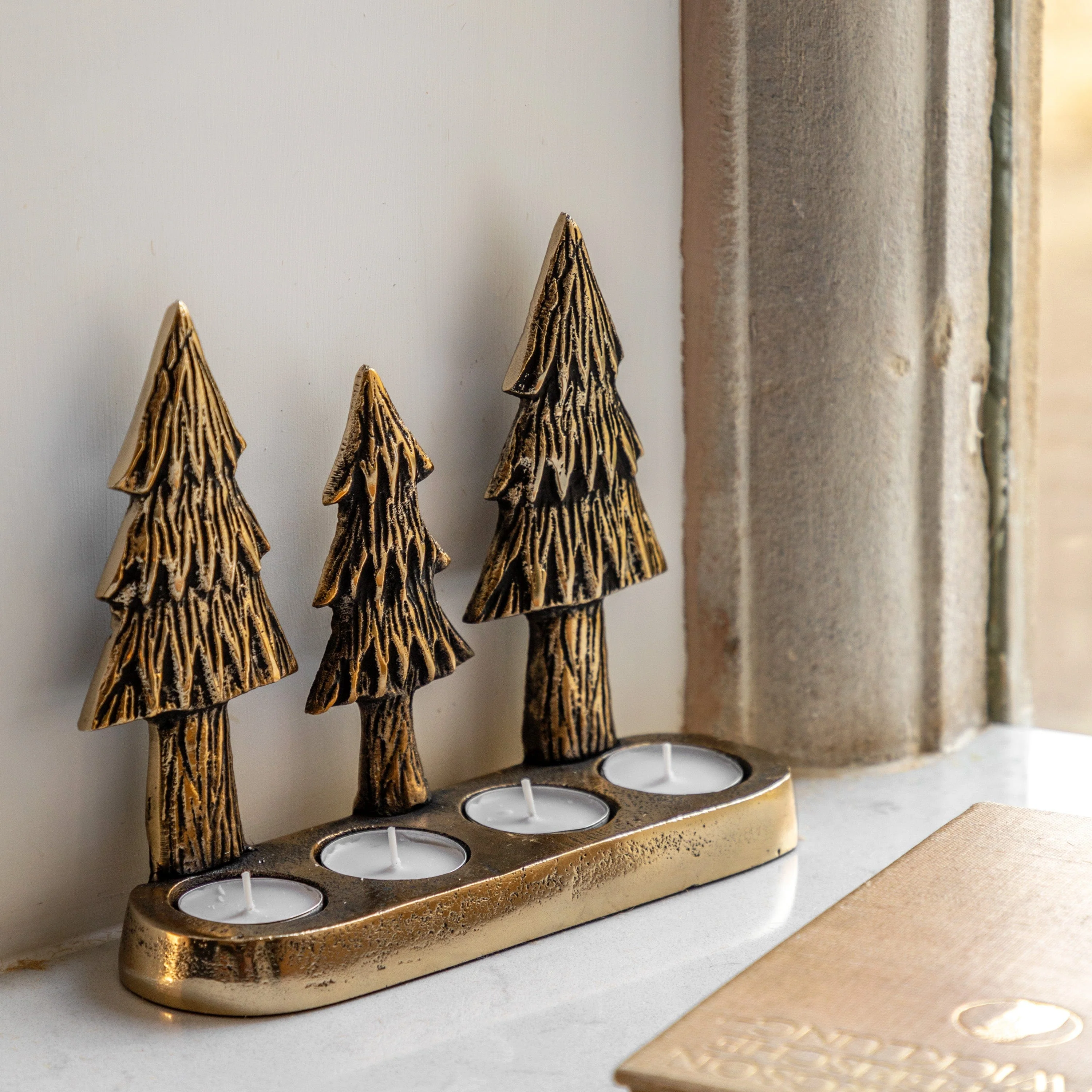 Xmas Tree Tealight Holder Gold