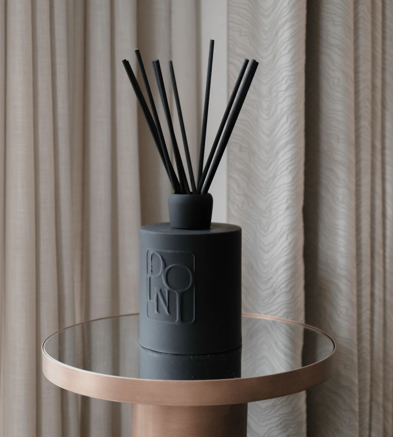 Dolni Extra Large Black Ceramic RodĂ Noir Reed Diffuser