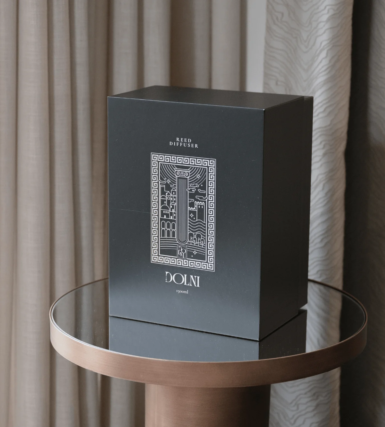 Dolni Extra Large Black Ceramic RodĂ Noir Reed Diffuser - Image 3