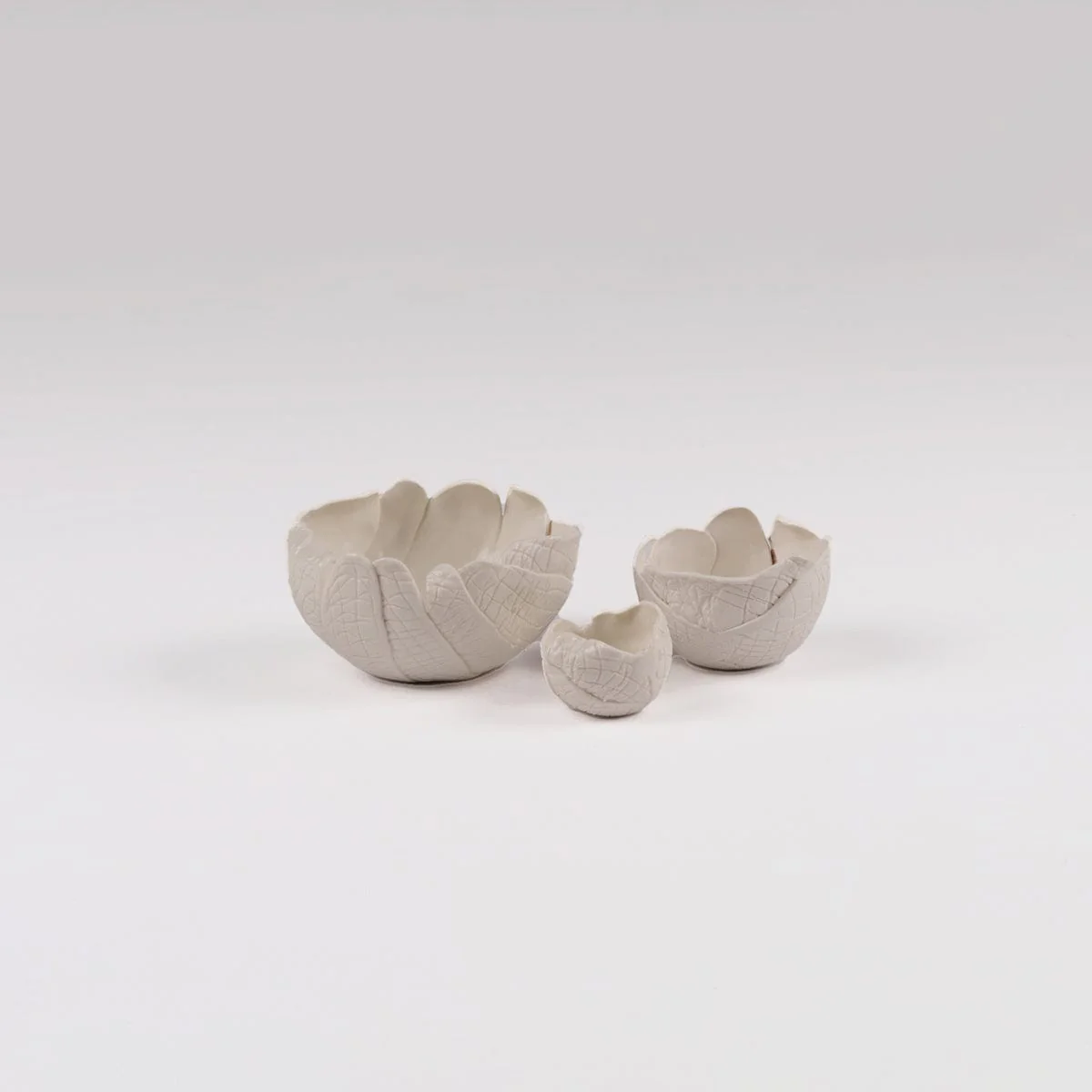 Porcelain Flower Bowls Set - Image 2