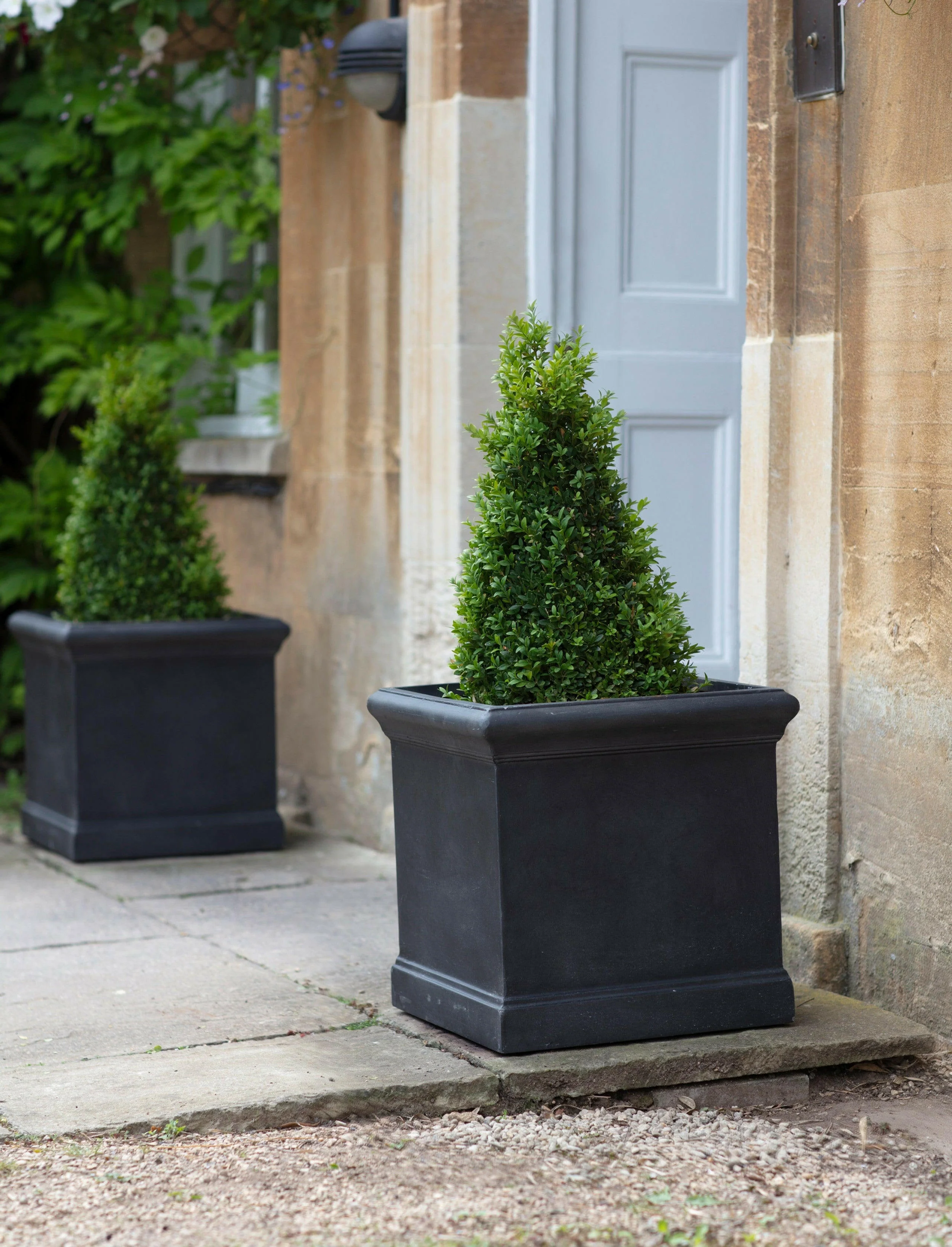 Set of 2 Boxgrove Planters - Image 3