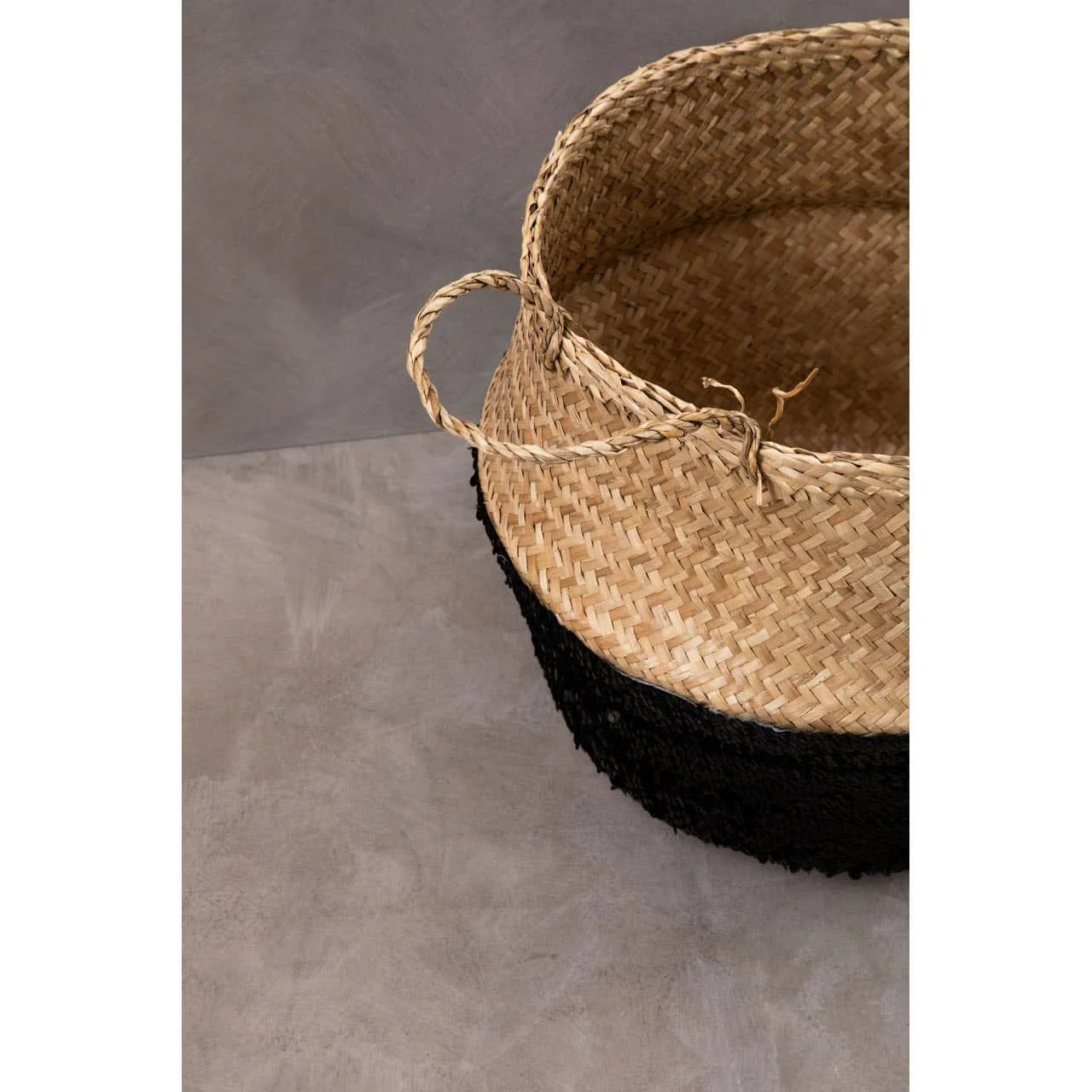 Black And Natural Medium Seagrass Basket - Image 6