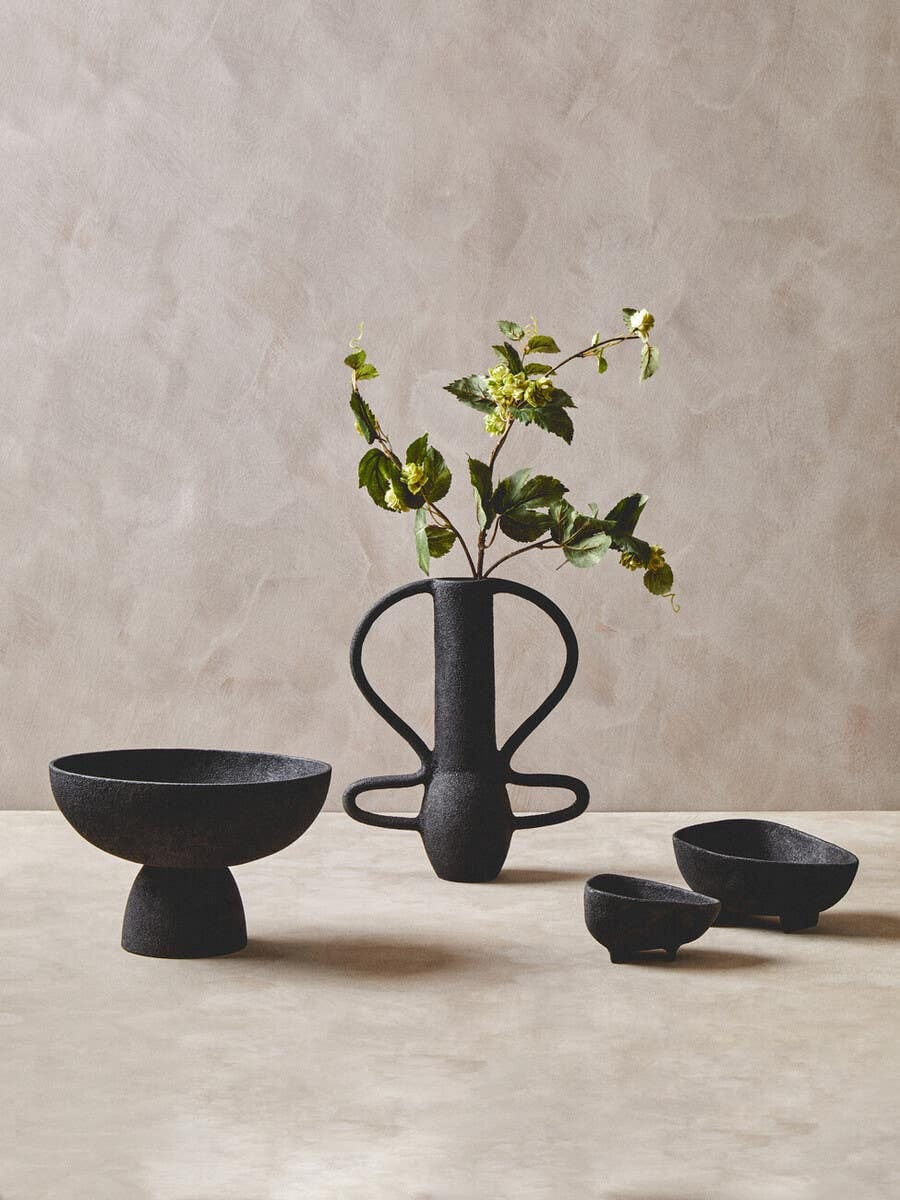 Deriva Large Textured Black Pedestal Bowl - Image 10