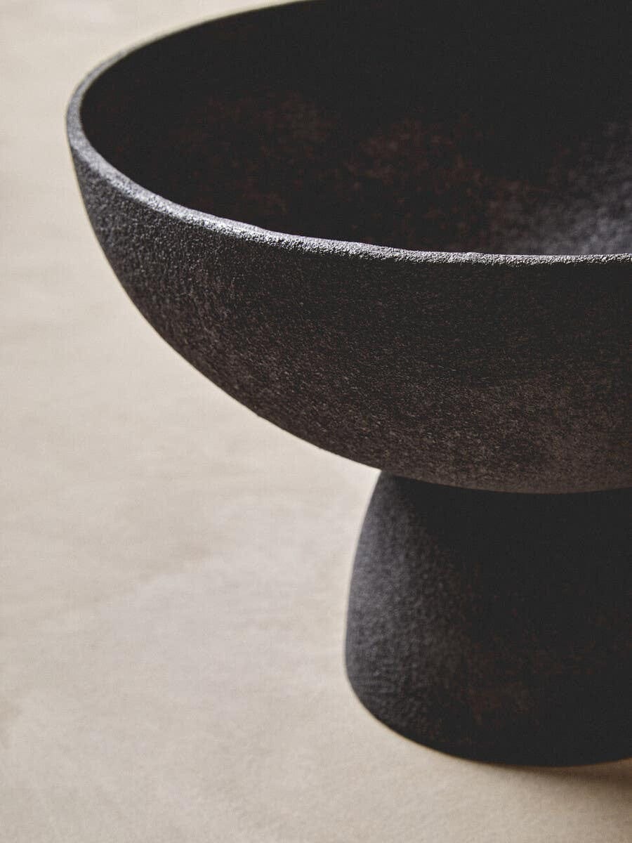 Deriva Large Textured Black Pedestal Bowl - Image 7