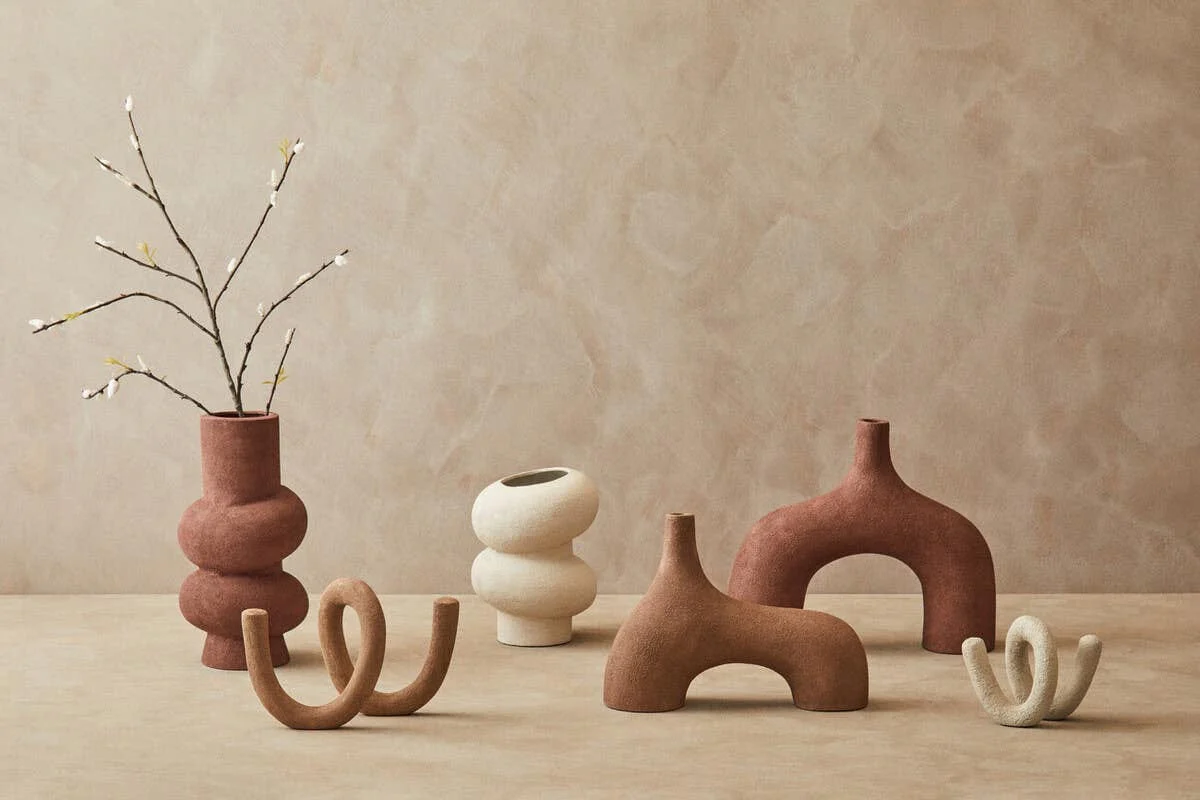 Dunas Large Textured Beige Loop Sculpture - Image 12
