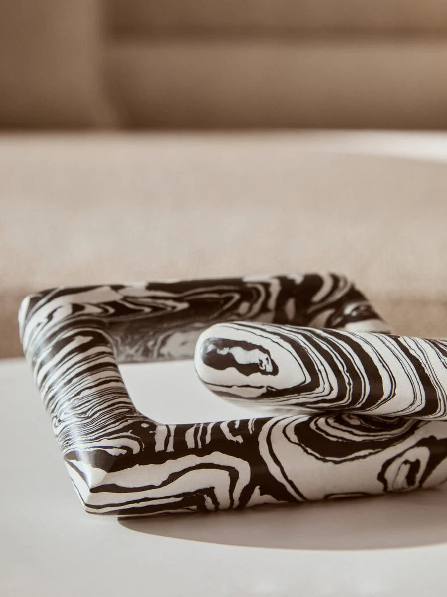 Helsa Black And White Marble Two Link Chain - Image 9