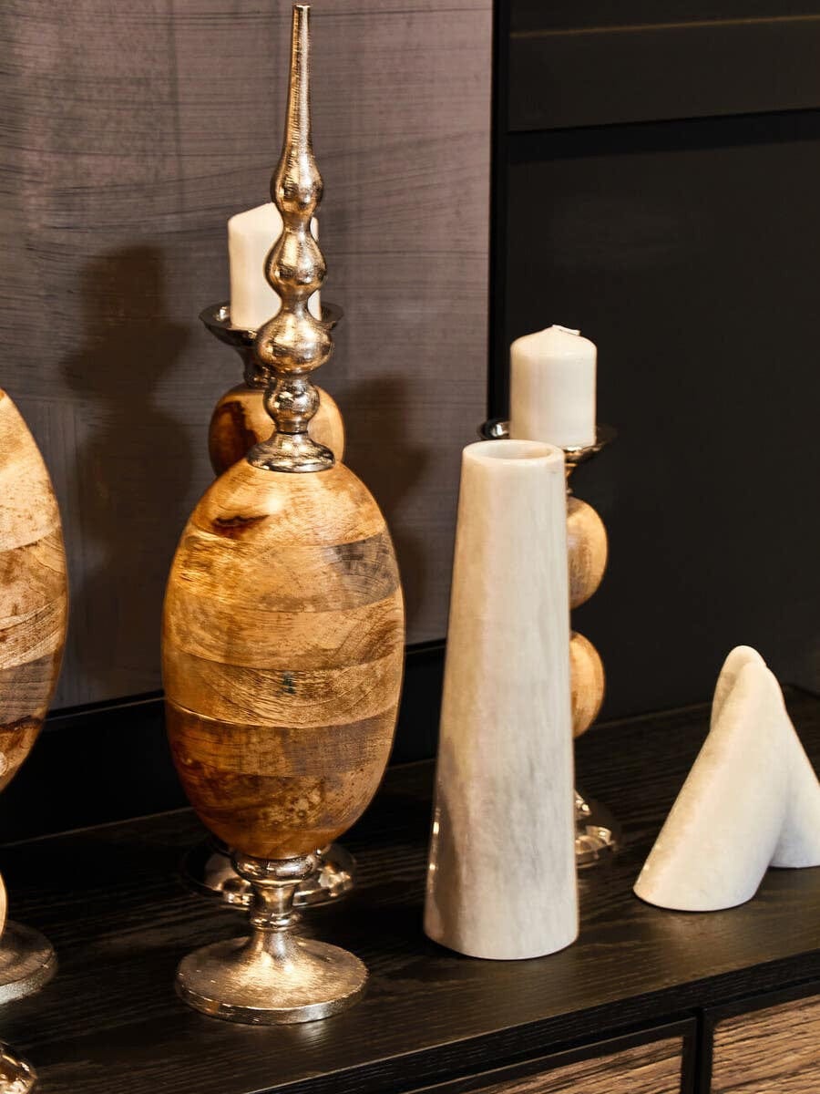 Salmo White Marble Tapered Vase - Image 5