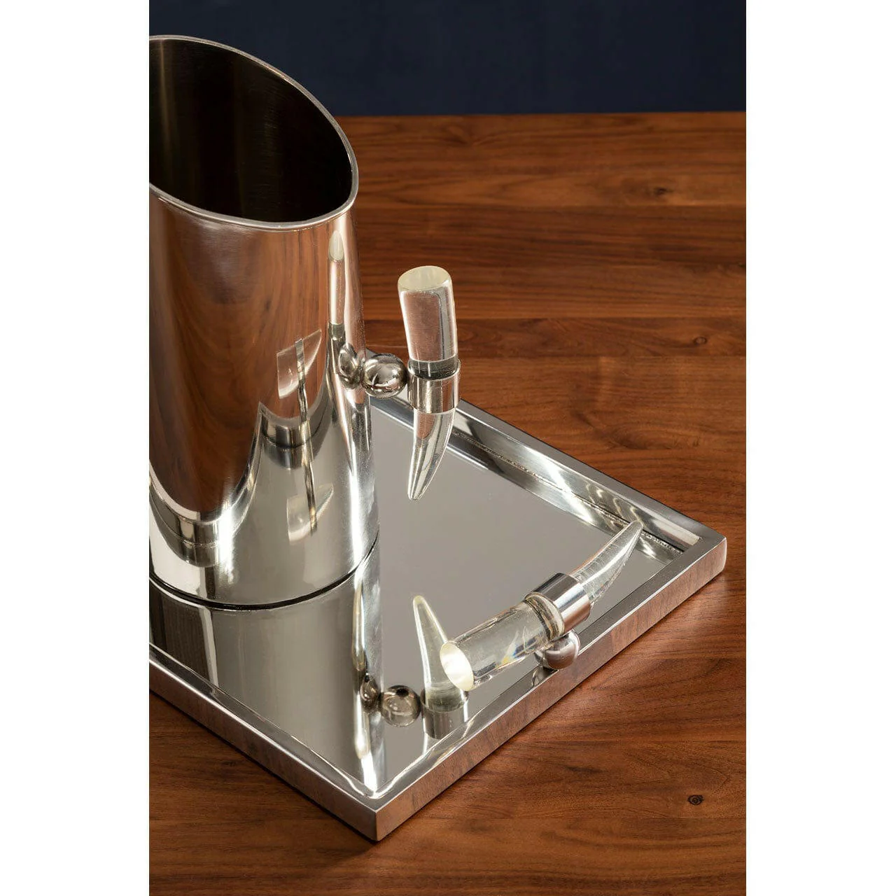 Herne Acrylic Horn Handle Pitcher (handles marked)} OUTLET - Image 10