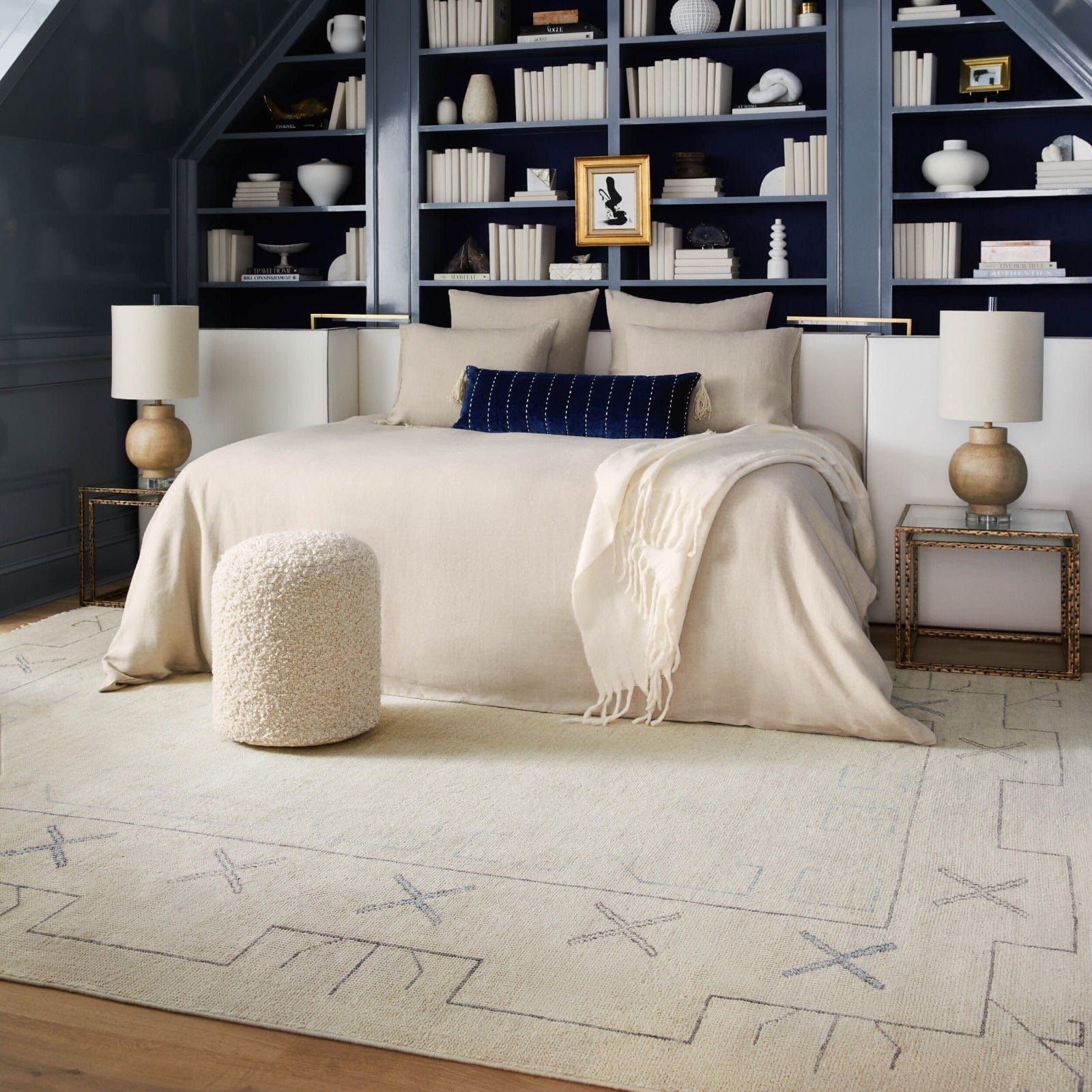 Riviera Hand Knotted Rug in Light Neutral 305 x 244 cm - Image 2