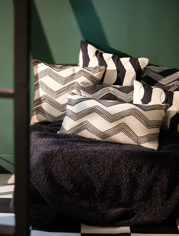 Cushion 60x30 cm BENDIGO beige+gold+black - Image 4