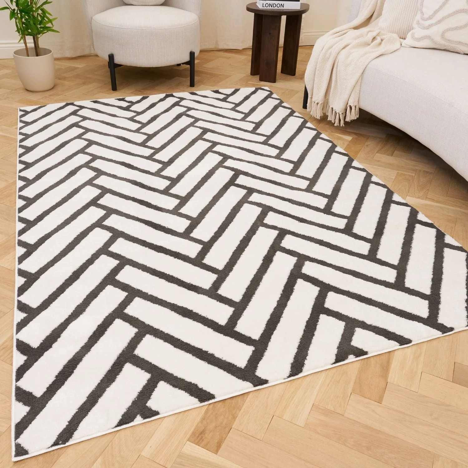 Loft Chevron Dark Grey Rug - Image 8
