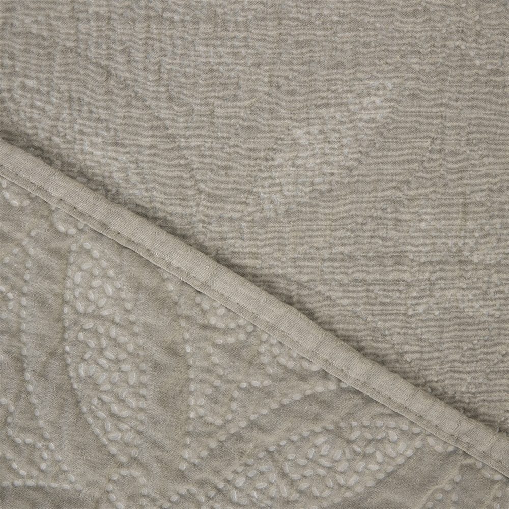 Malini Amity King Quilt - Image 4