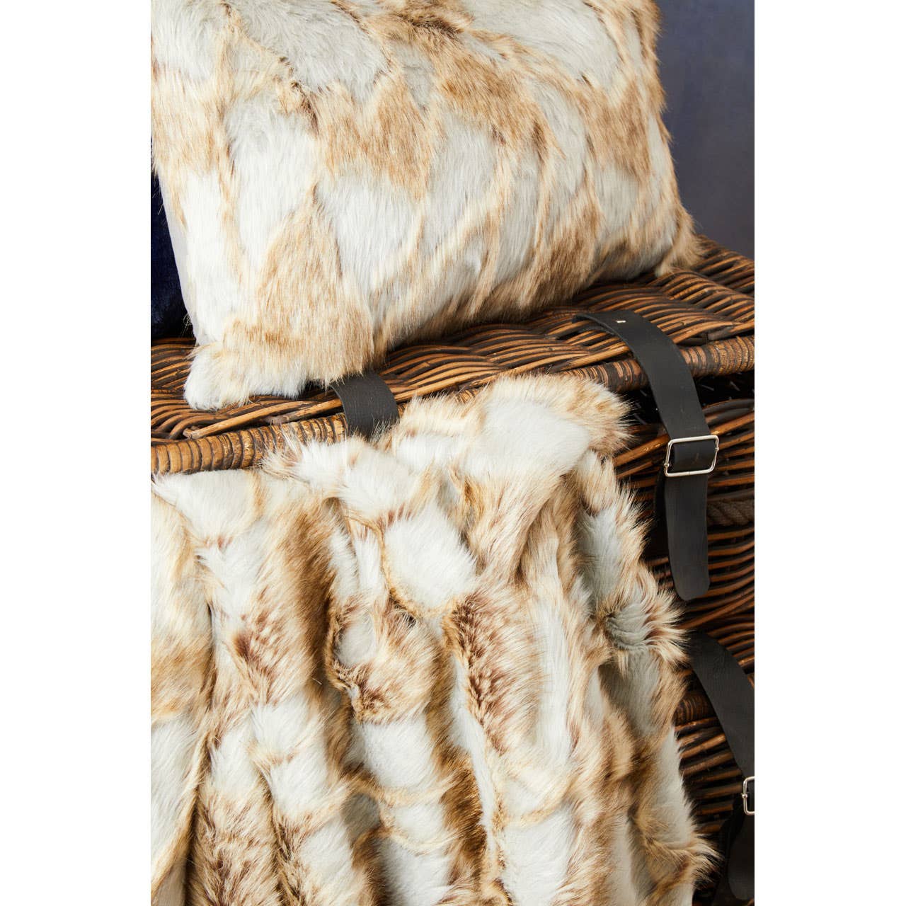 Bosie Lamina Grey And Natural Throw - Image 6