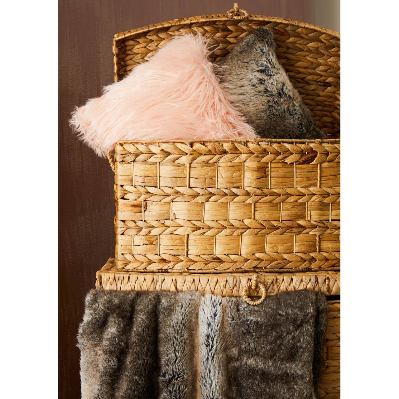 Bosie Lamina Mocha Ombre Throw - Image 9