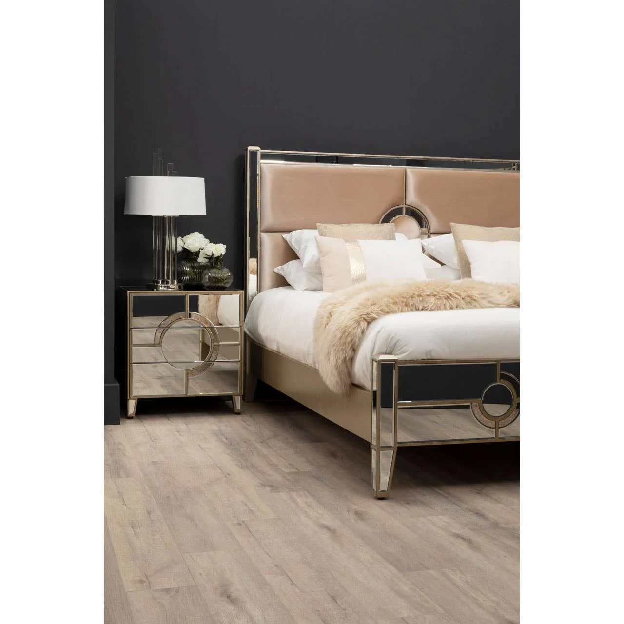 Knightsbridge Super Kingsize Bedframe - Image 7