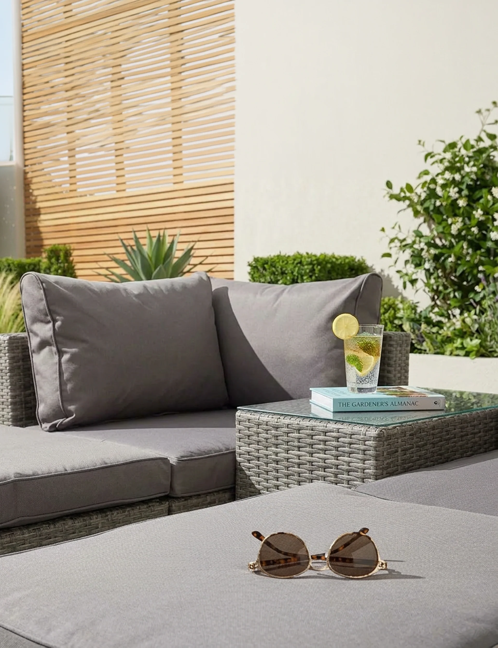 Paris 4 Seater Multi Setting Relaxer Set - Image 2