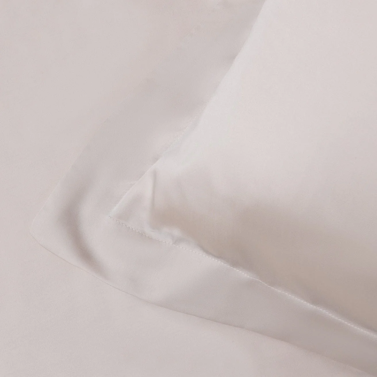 Sleepyhead Silk Pillow Set in Wheat - Image 2