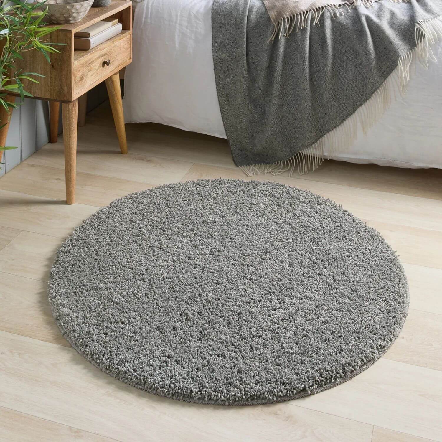 Washable Ghost Grey Shaggy Rug - Image 12
